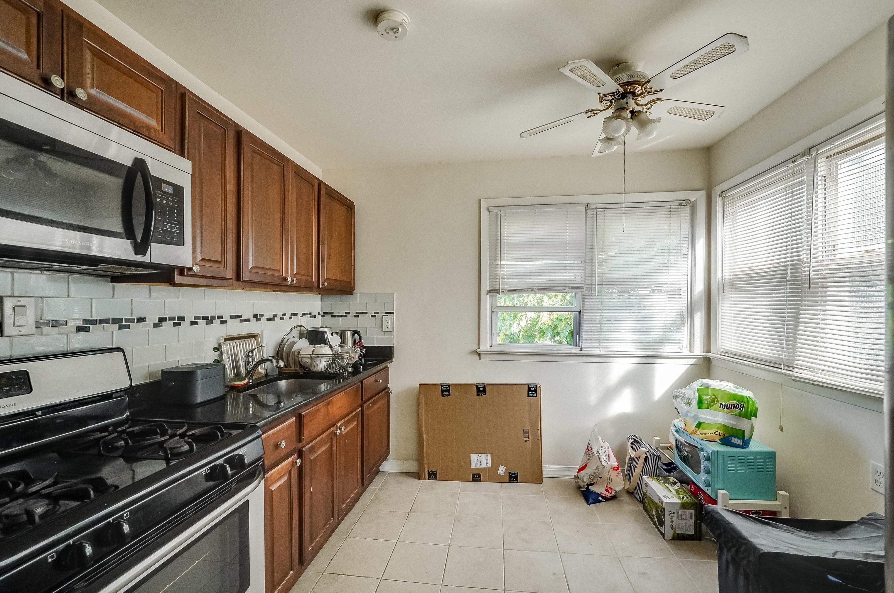 6008 Broadway, West New York NJ  07093-2808 exterior