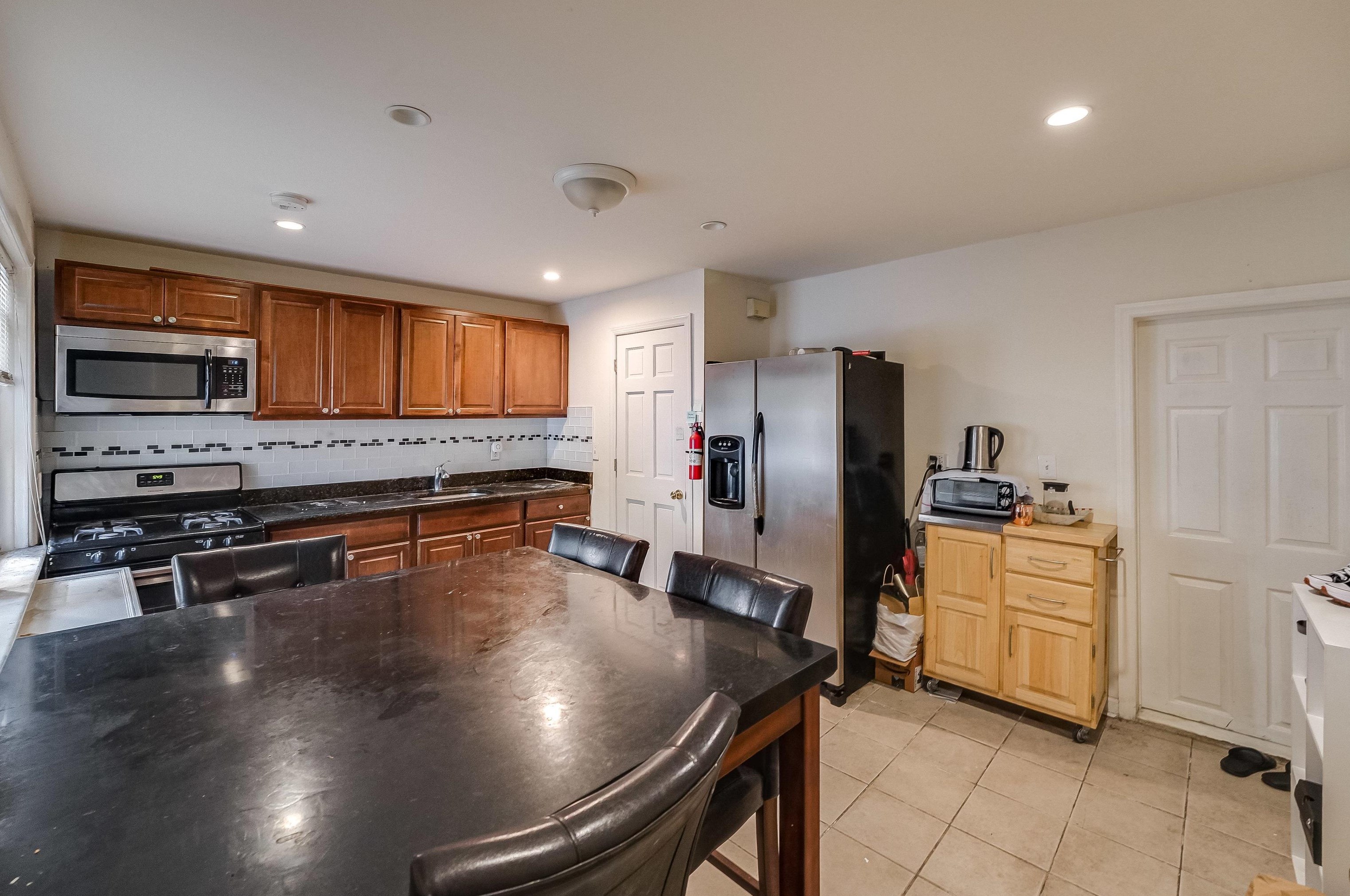 6008 Broadway, West New York NJ  07093-2808 exterior