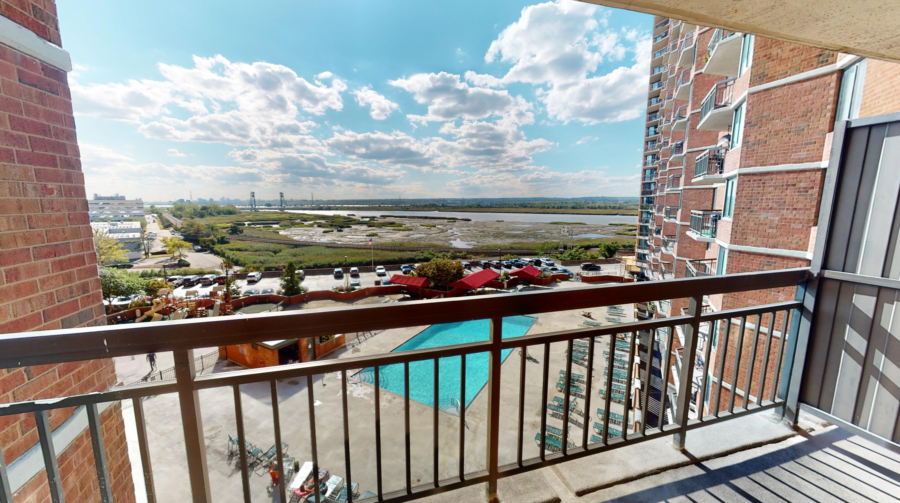 620 Harmon Cove Tower, Secaucus NJ  07094-1733 exterior
