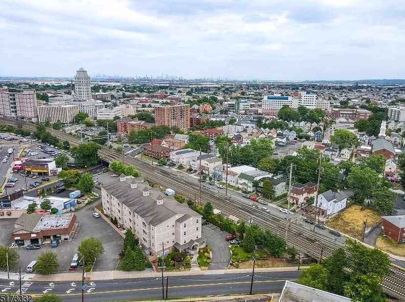 969 South St, Elizabeth NJ  07202-4206 exterior