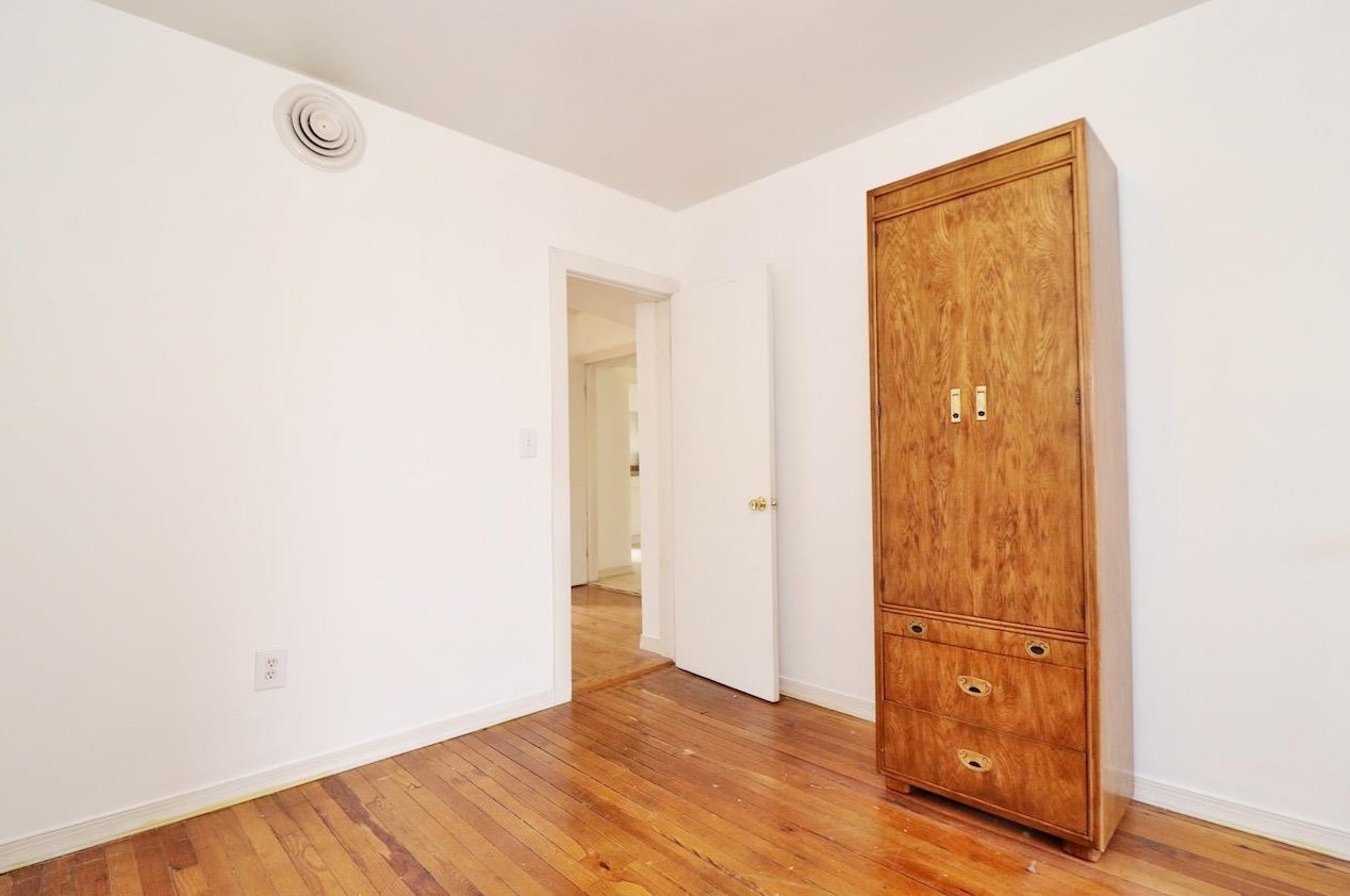 233 Brunswick St, Jersey City NJ  07302-1517 exterior