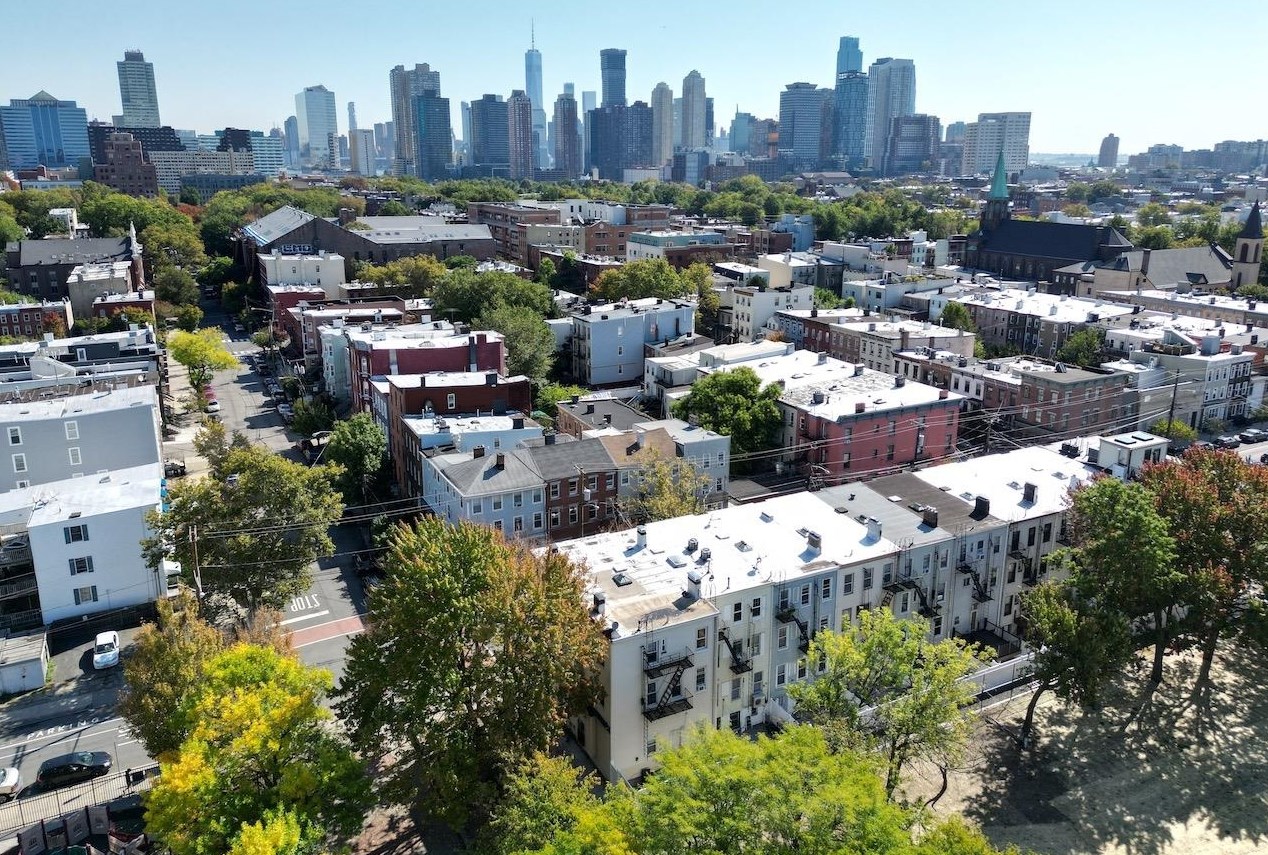 233 Brunswick St, Jersey City NJ  07302-1517 exterior