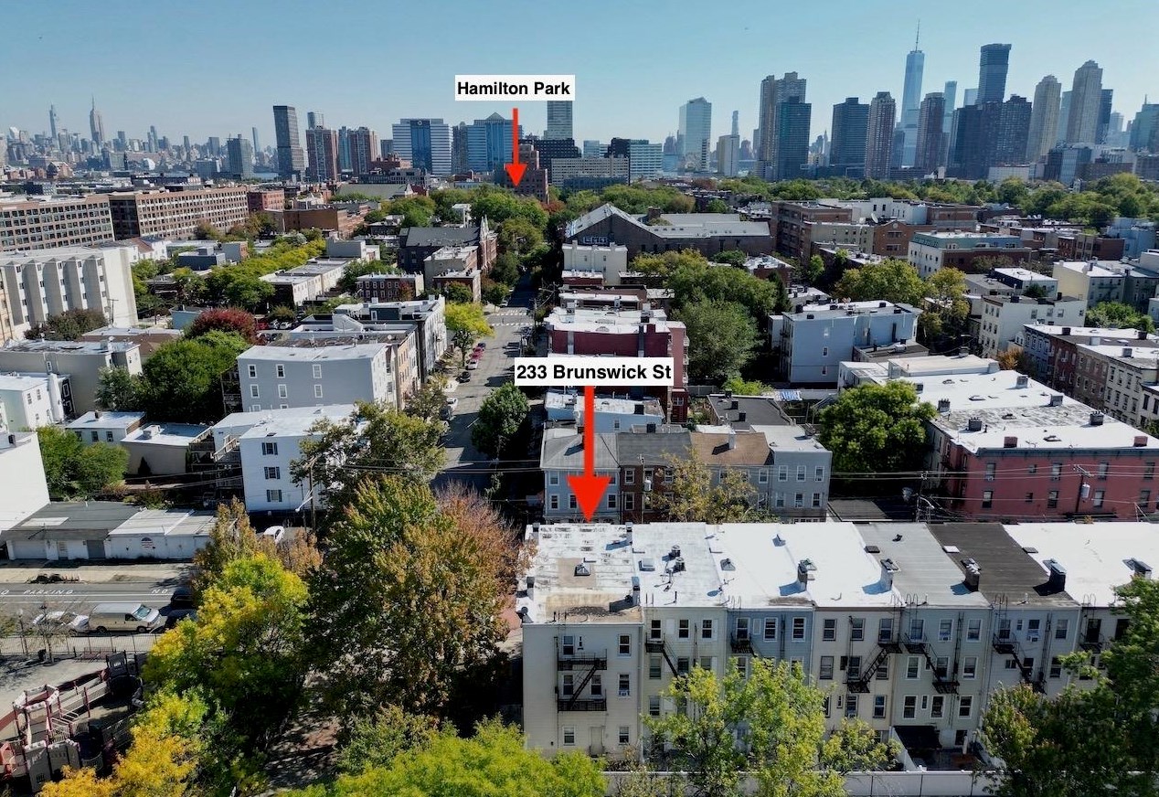 233 Brunswick St, Jersey City NJ  07302-1517 exterior