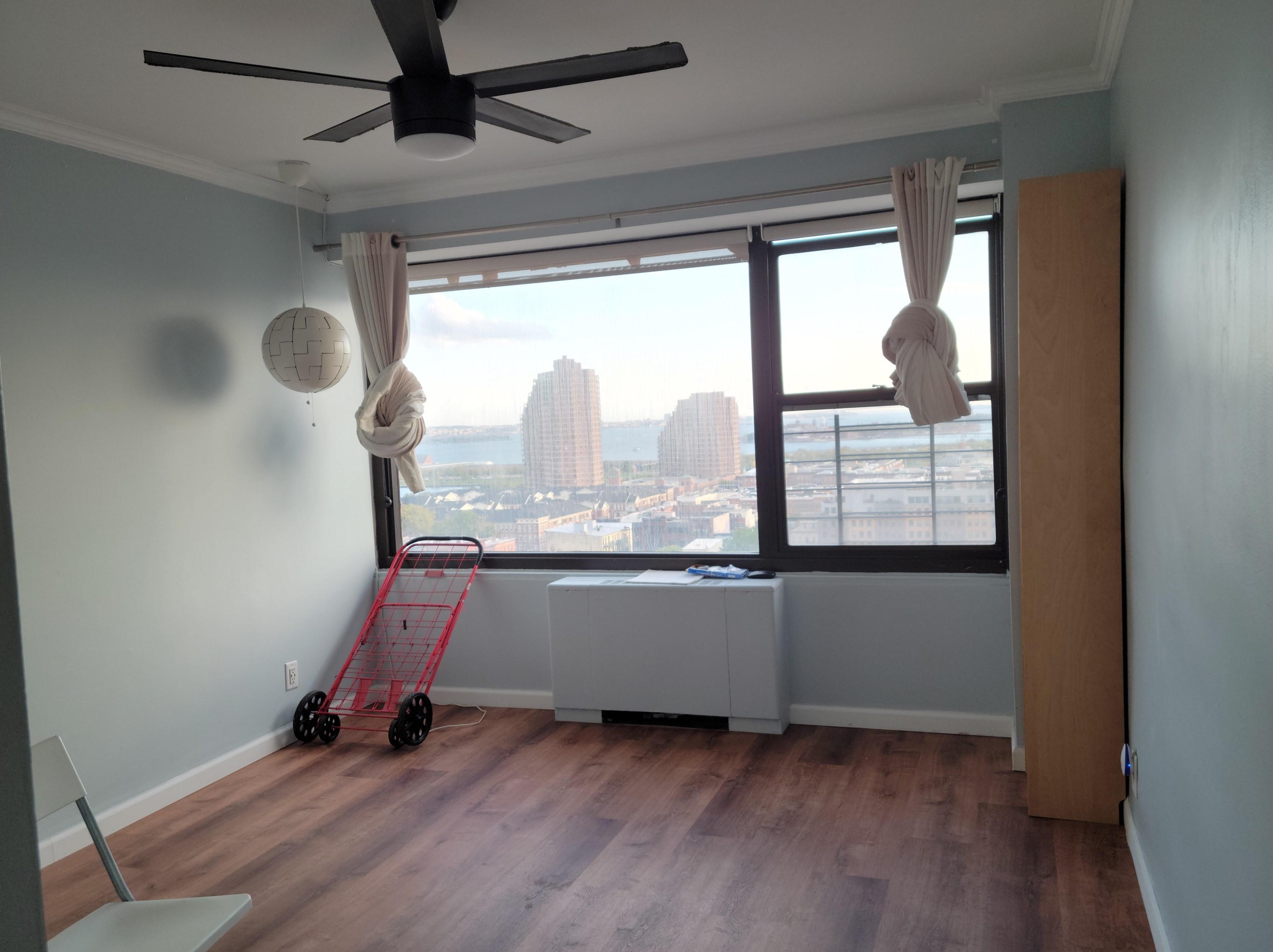 135 Montgomery St, Jersey City NJ 07302-3336 exterior