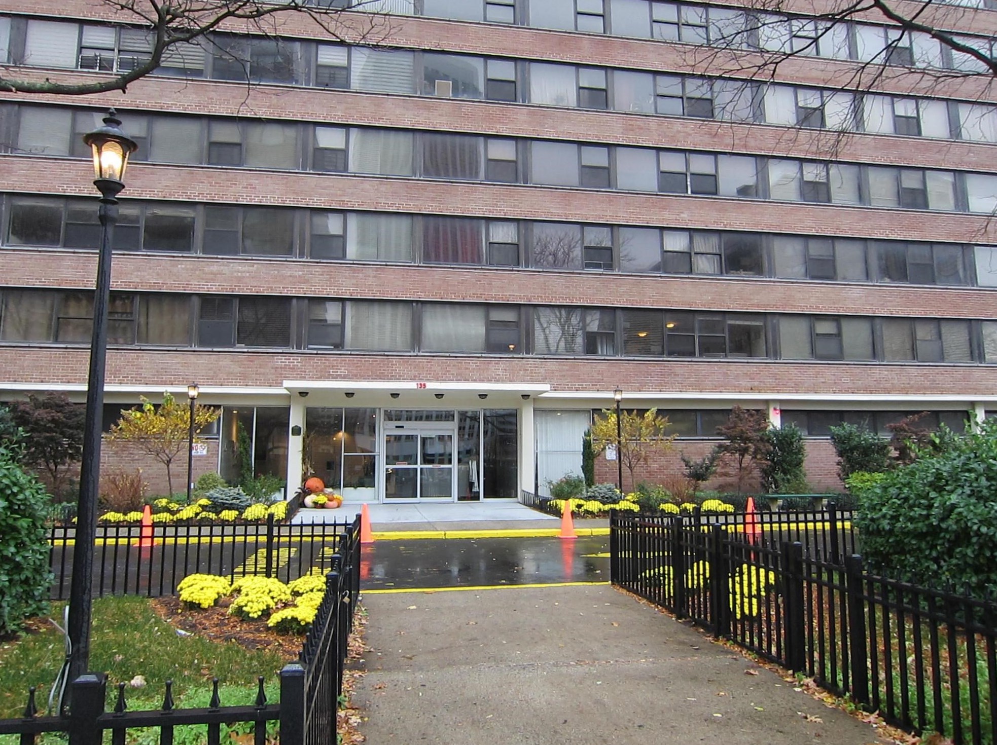 135 Montgomery St, Jersey City NJ 07302-3336 exterior