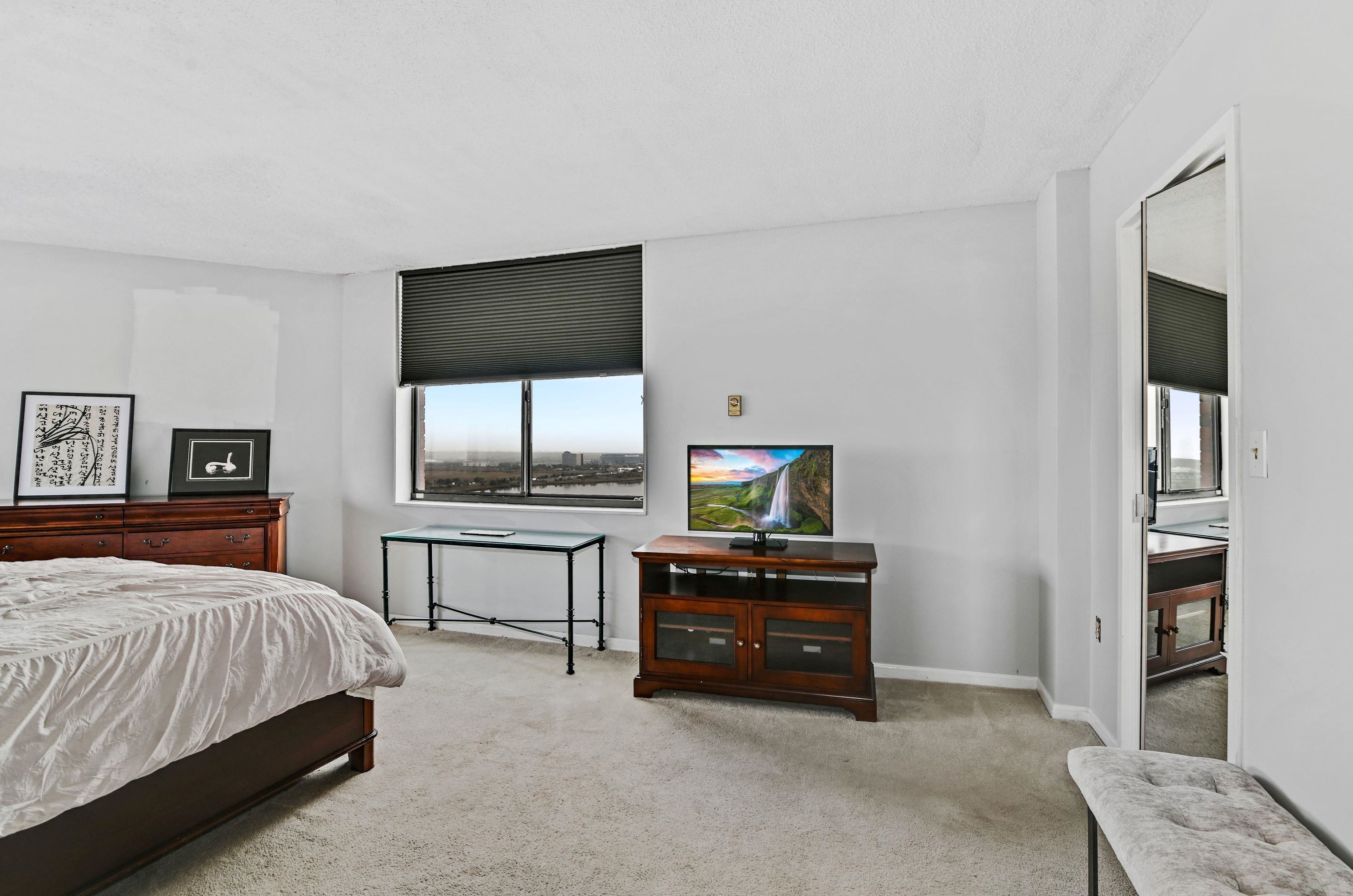 2538 Harmon Cove Tower, Secaucus NJ  07094-1761 exterior