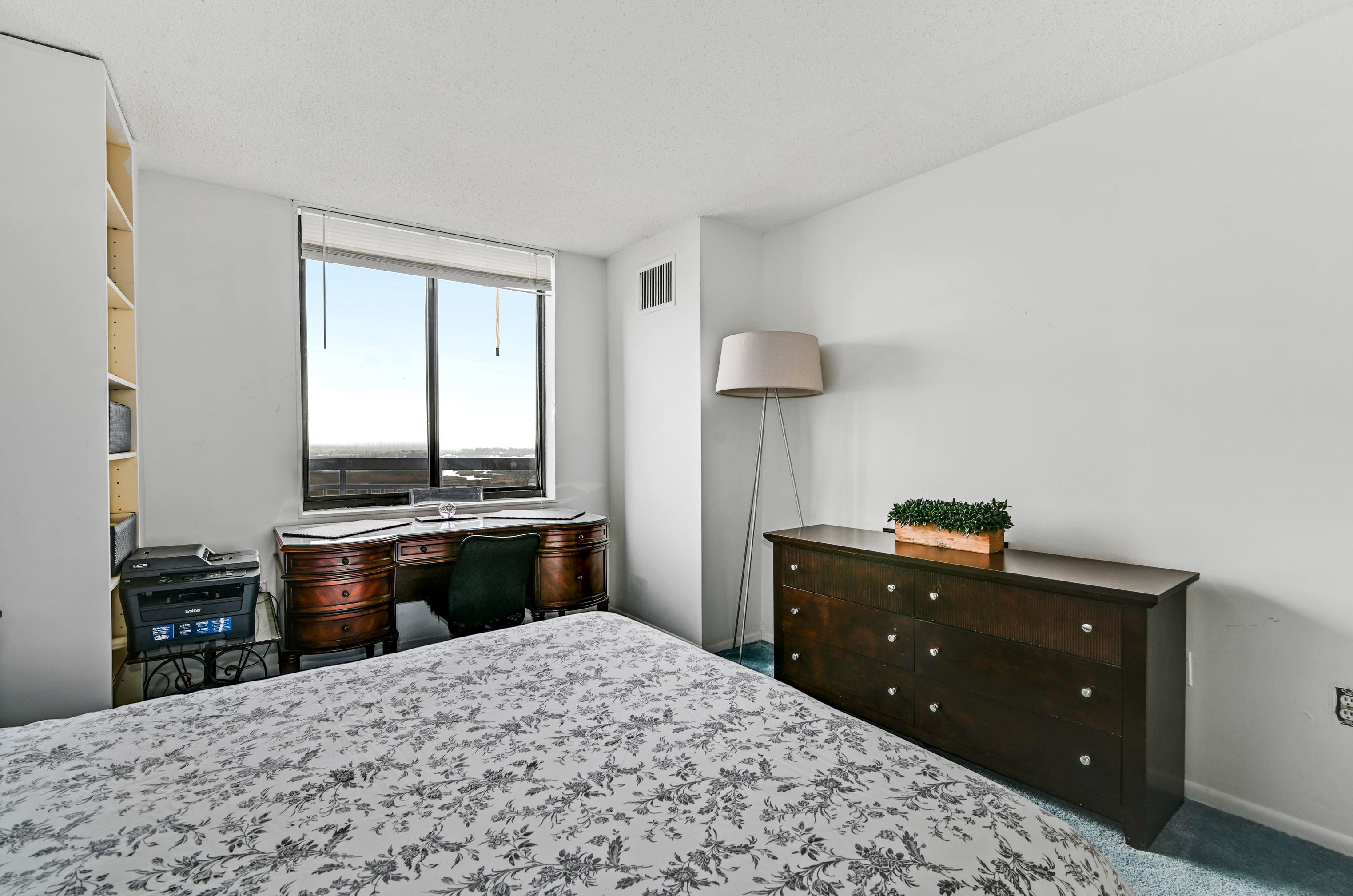 2538 Harmon Cove Tower, Secaucus NJ  07094-1761 exterior