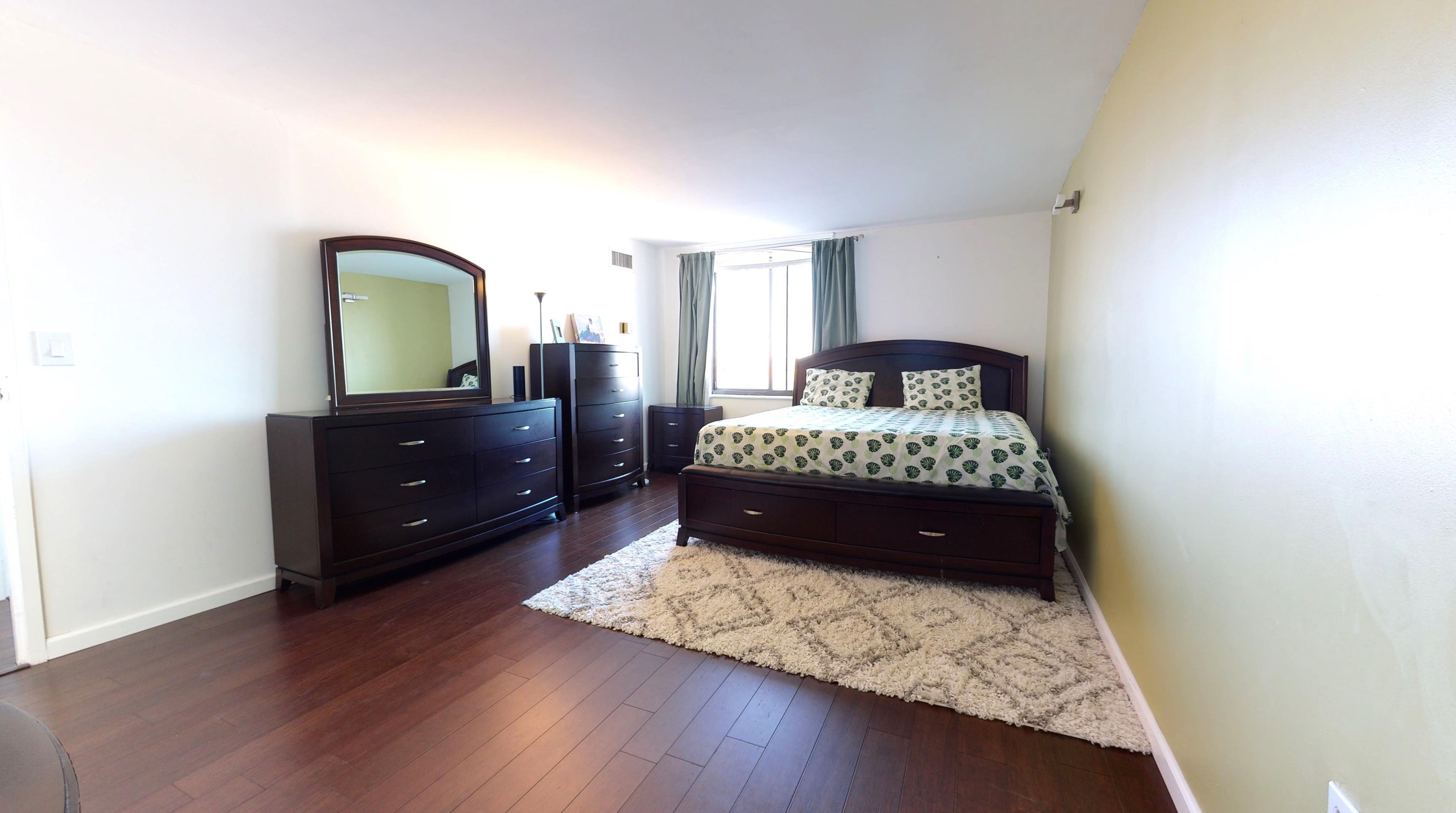 335 Harmon Cove Tower, Secaucus NJ  07094-1751 exterior