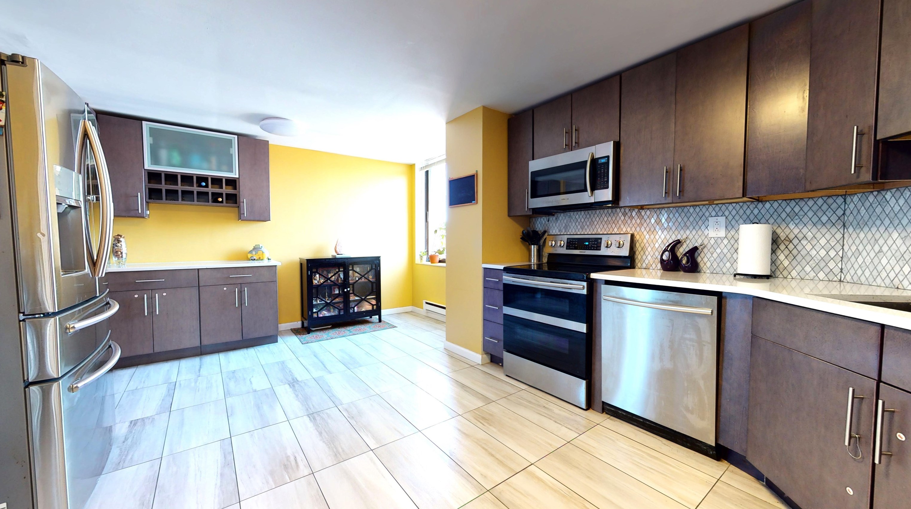 335 Harmon Cove Tower, Secaucus NJ  07094-1751 exterior