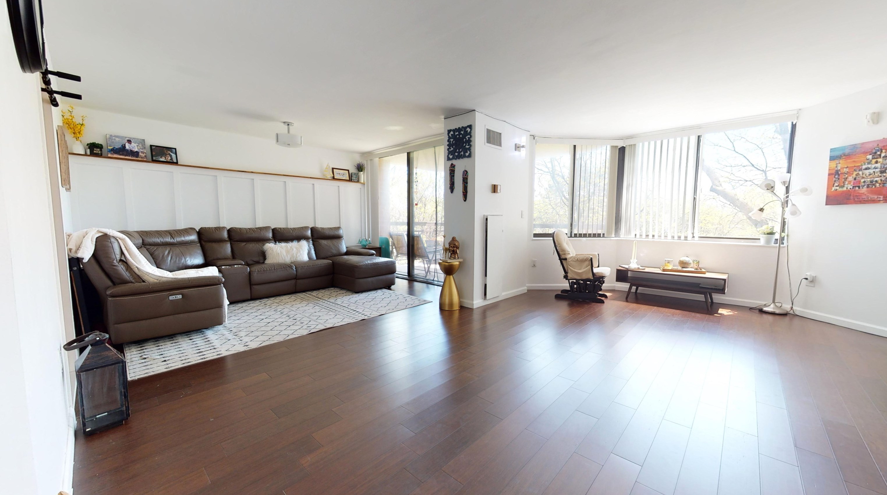 335 Harmon Cove Tower, Secaucus NJ  07094-1751 exterior