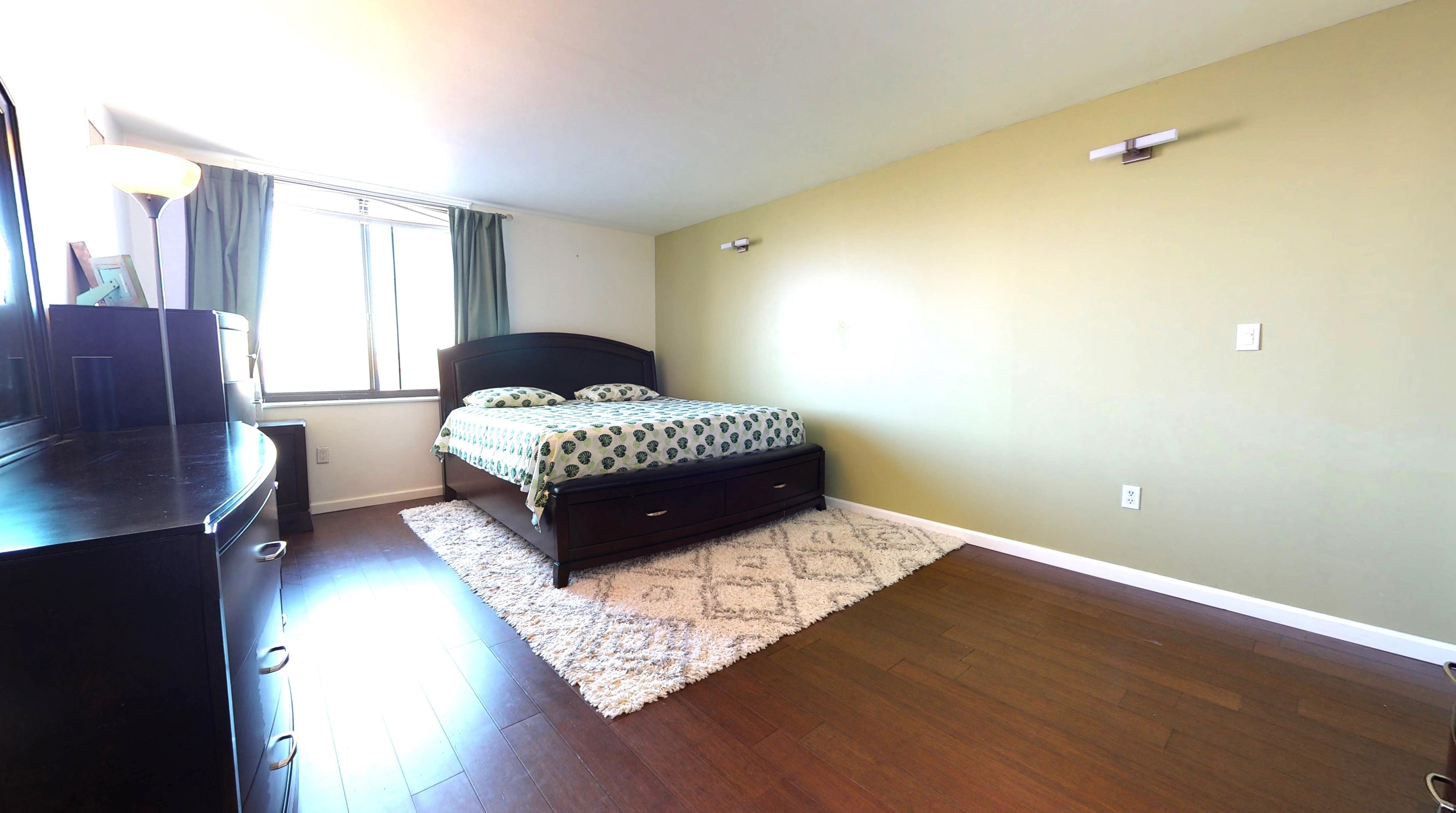335 Harmon Cove Tower, Secaucus NJ  07094-1751 exterior