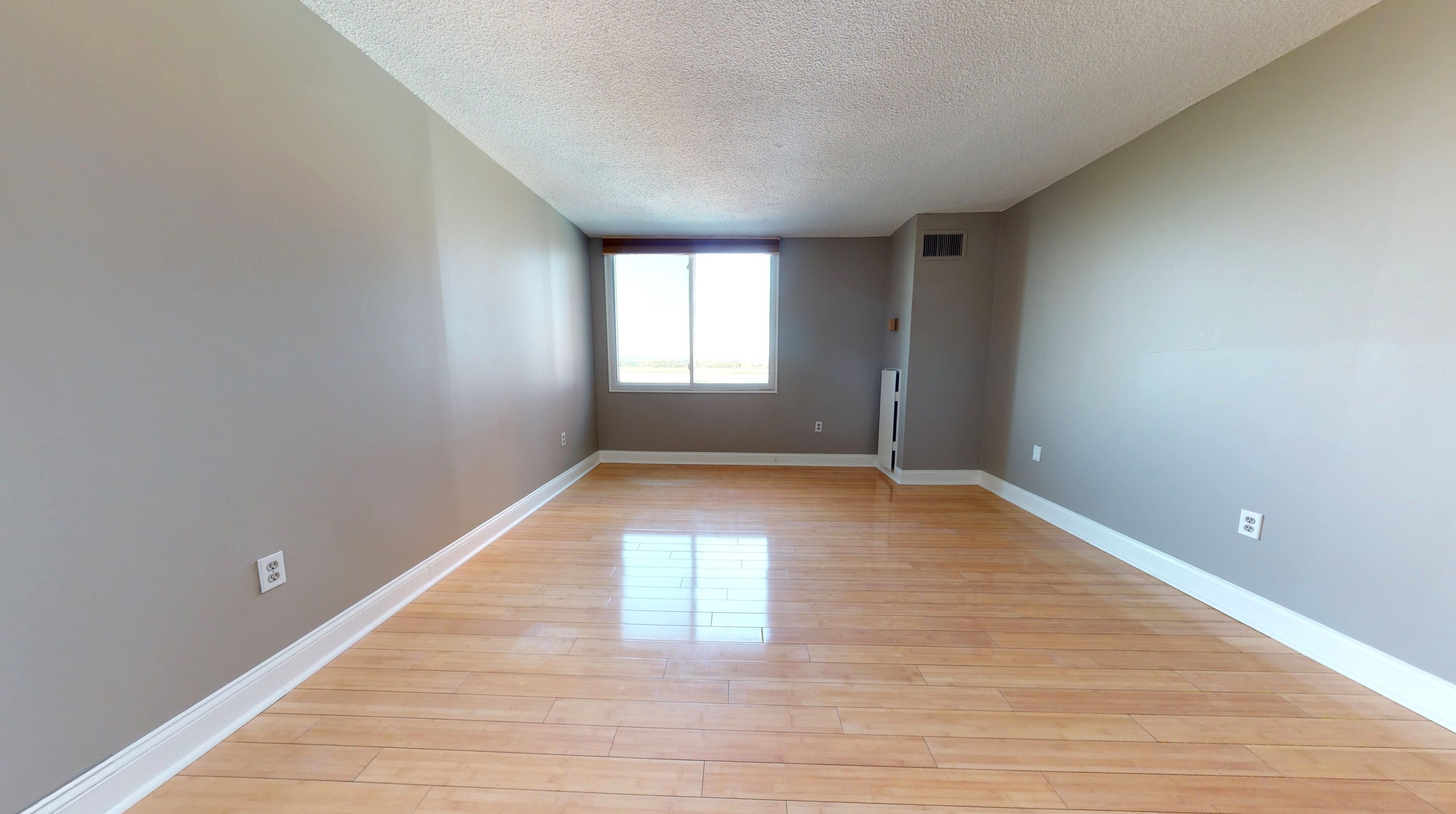 512 Harmon Cove Tower, Secaucus NJ  07094-1707 exterior