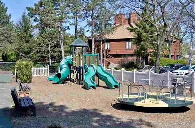 457 Dunlin Plz, Secaucus NJ  07094-2201 exterior