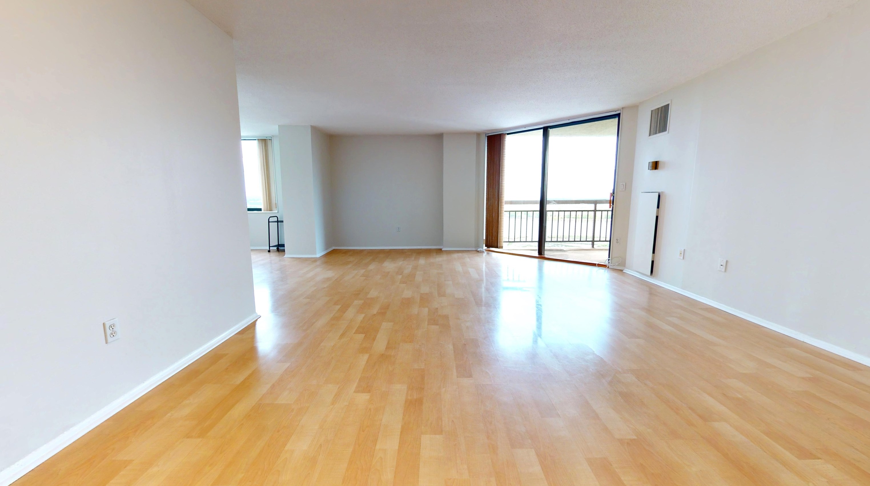 1408 Harmon Cove Tower, Secaucus NJ  07094-1701 exterior