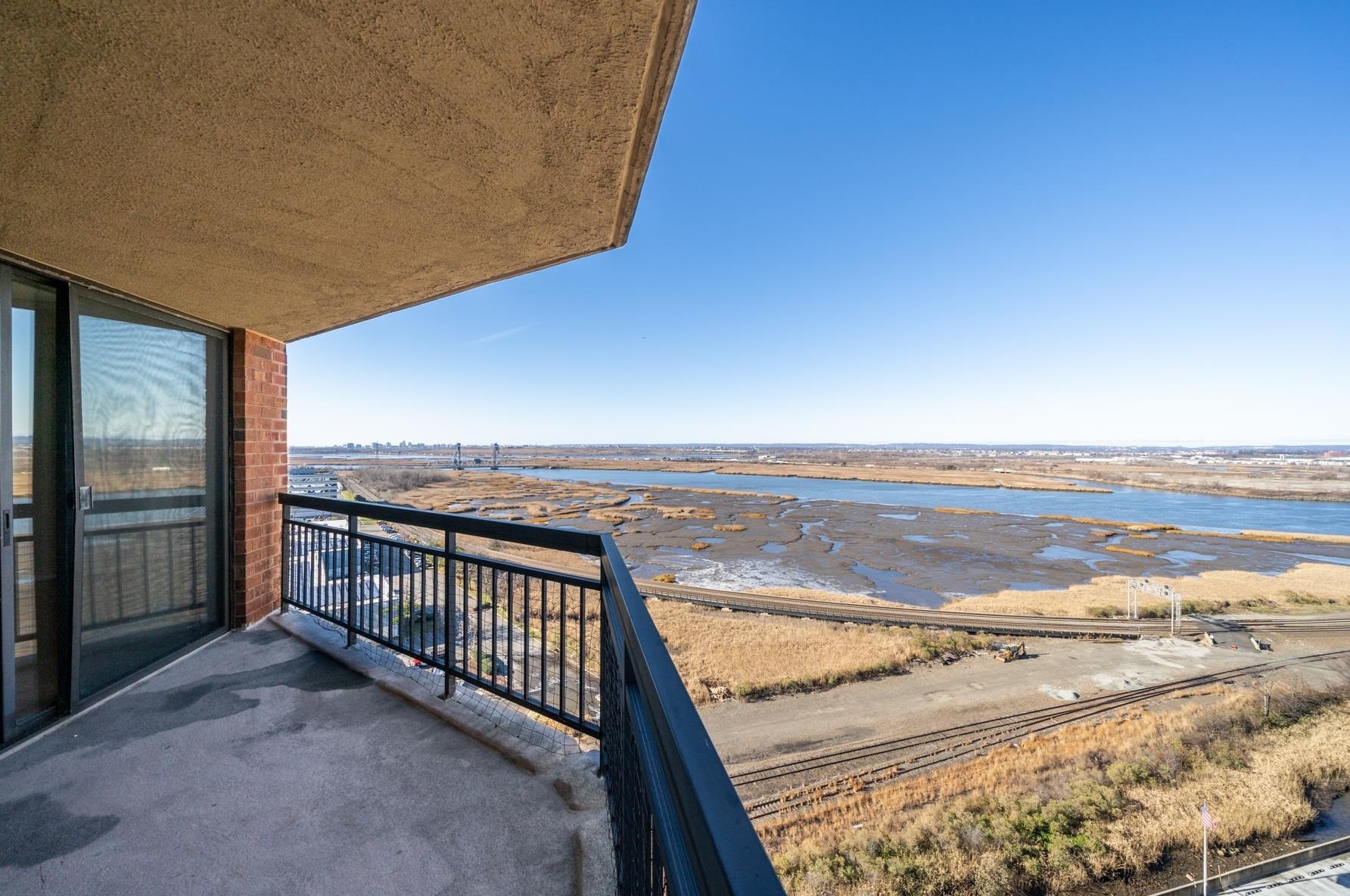 1408 Harmon Cove Tower, Secaucus NJ  07094-1701 exterior