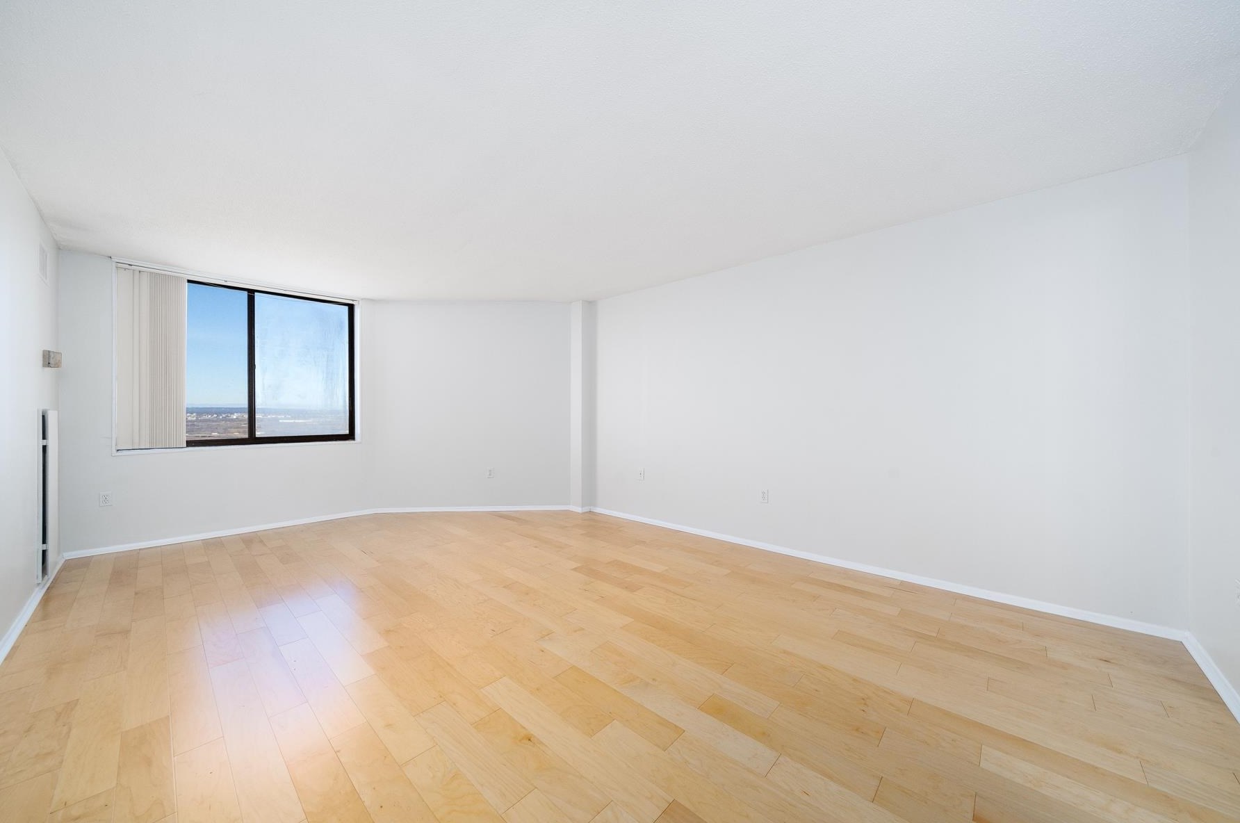 1408 Harmon Cove Tower, Secaucus NJ  07094-1701 exterior