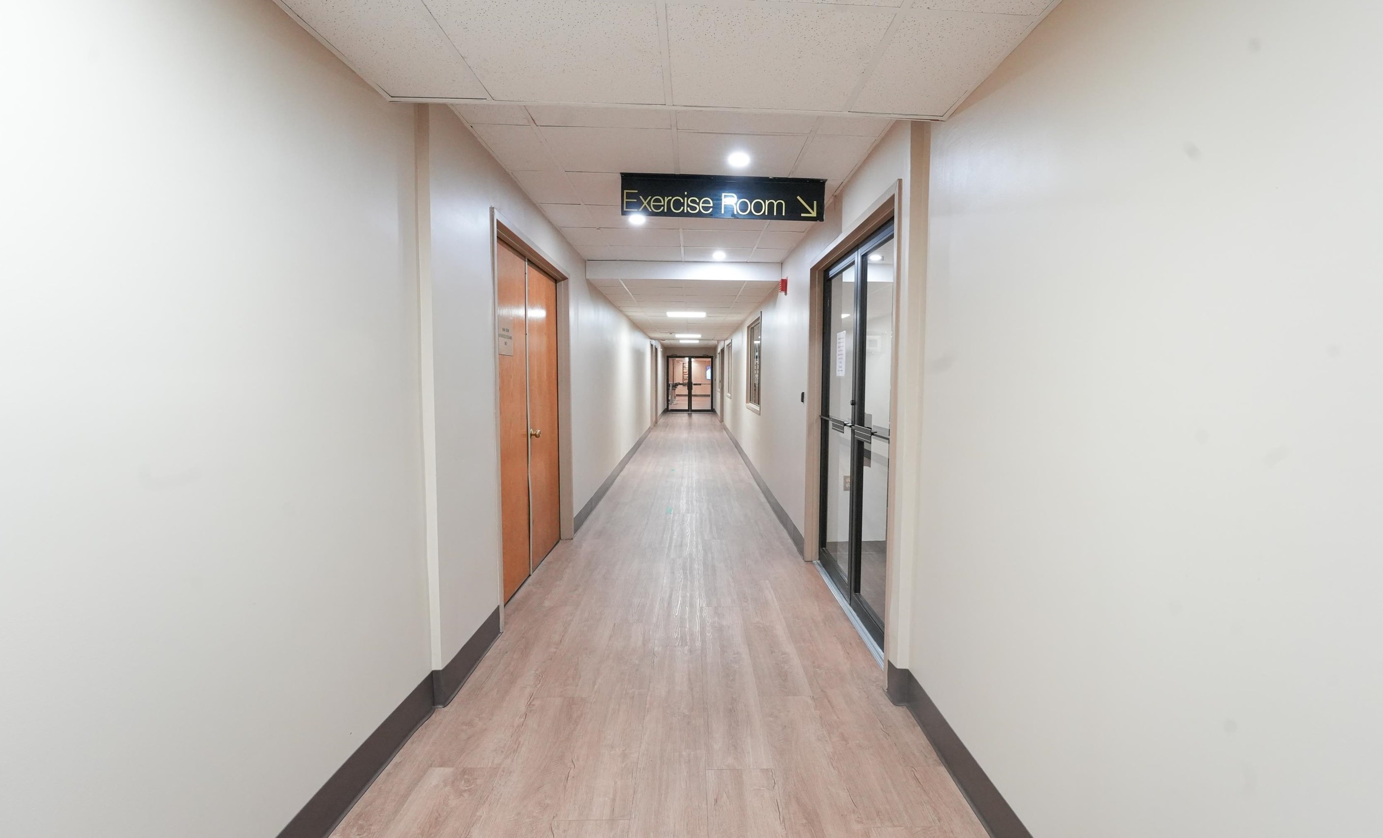 335 Harmon Cove Tower, Secaucus NJ  07094-1751 exterior
