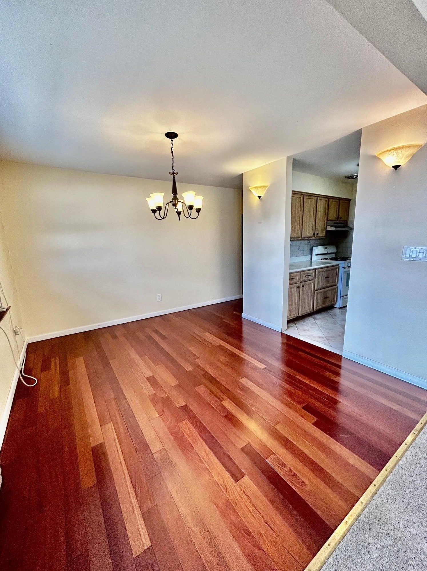 18 End Dr, Secaucus NJ  07094-4045 exterior