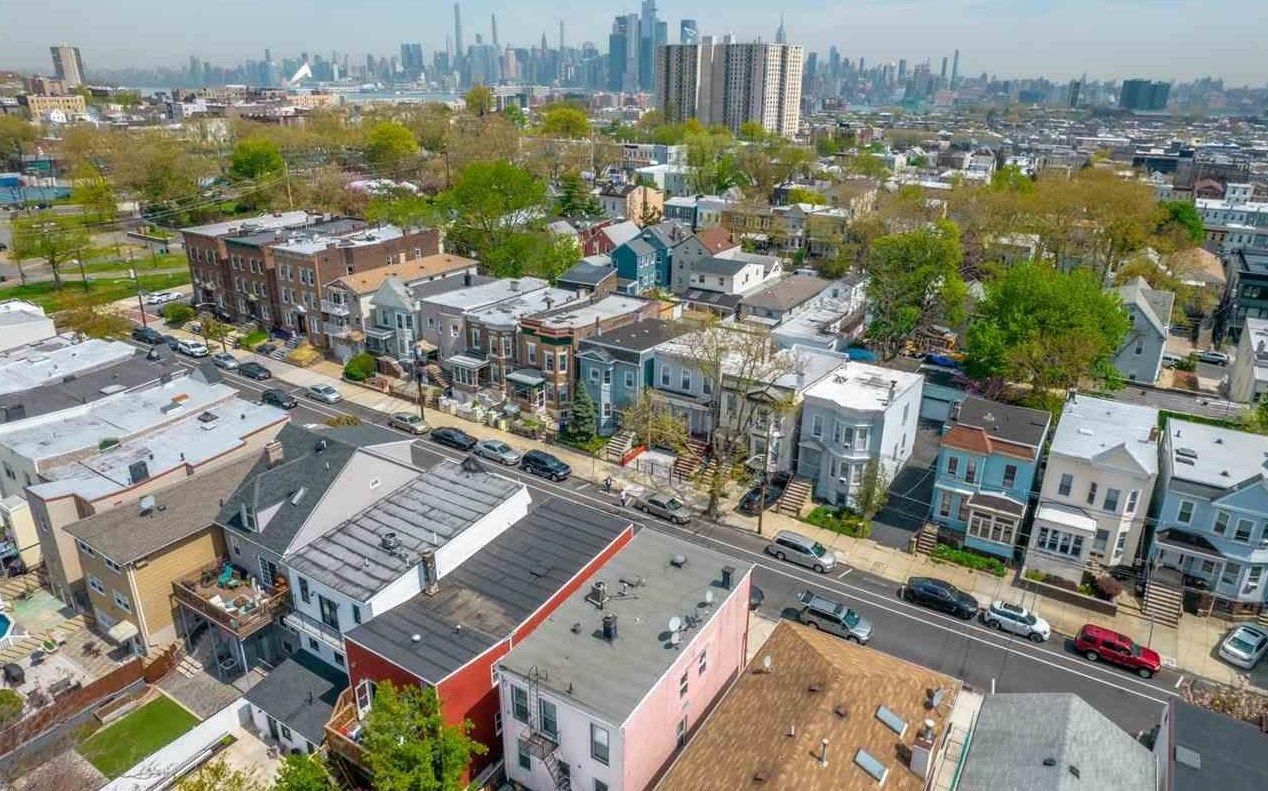 241 Cambridge Ave, Jersey City NJ  07307-1906 exterior