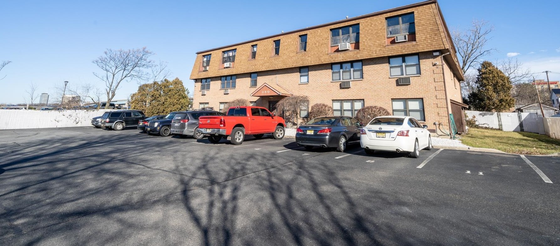 380 Front St, Secaucus NJ  07094-3363 exterior