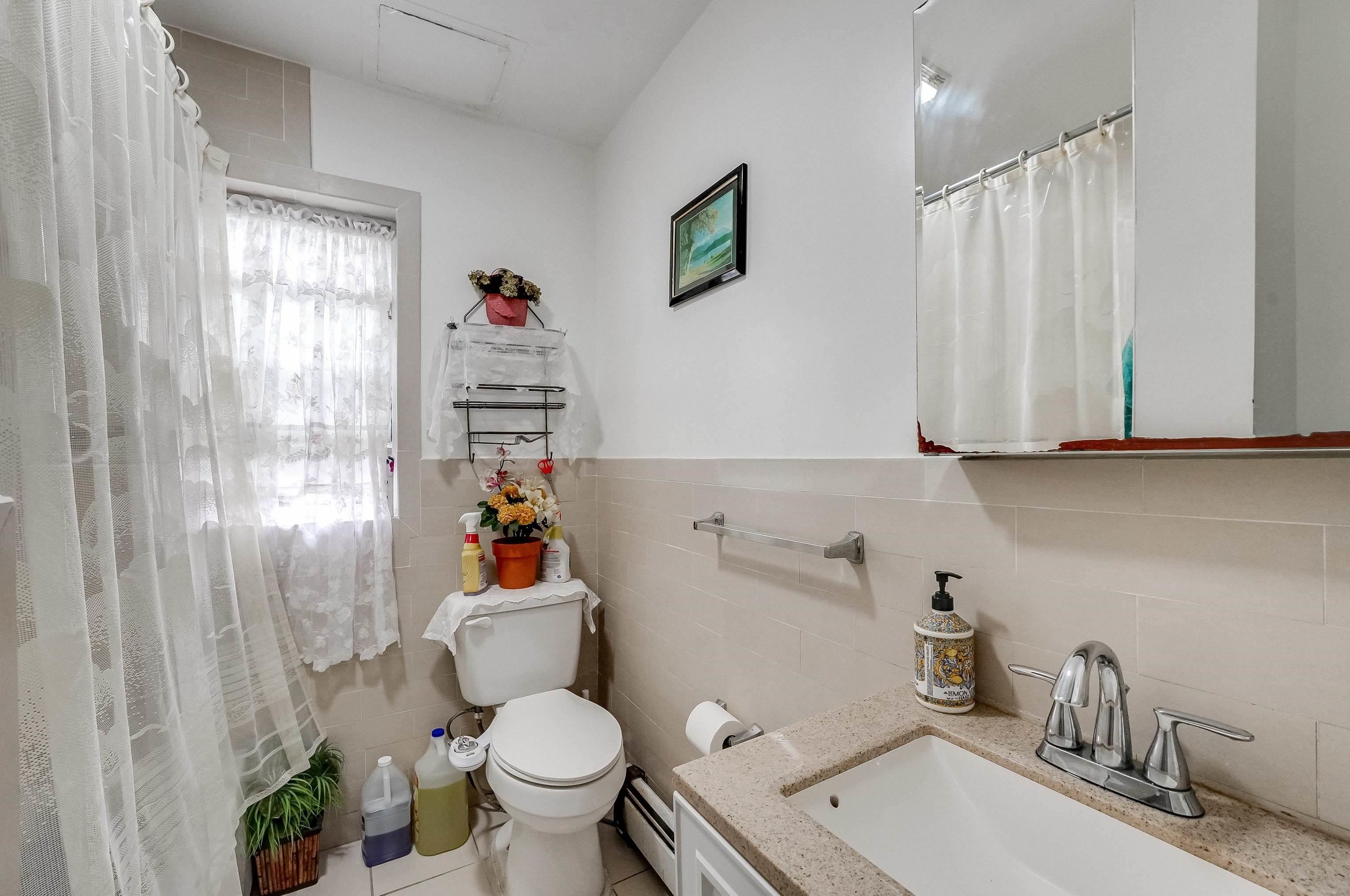 175 Duncan Ave, Jersey City NJ 07306-7002 exterior