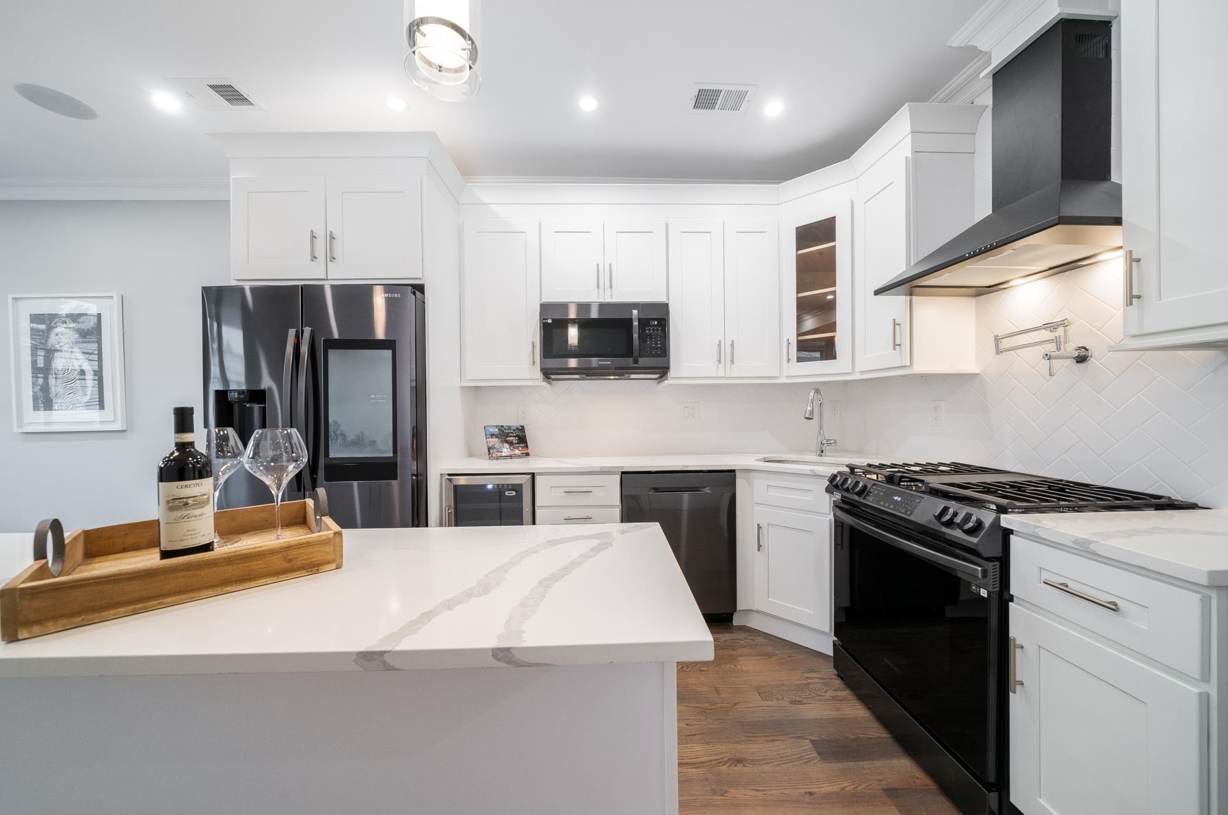 195 Liberty Ave, Jersey City NJ 07306-4919 exterior