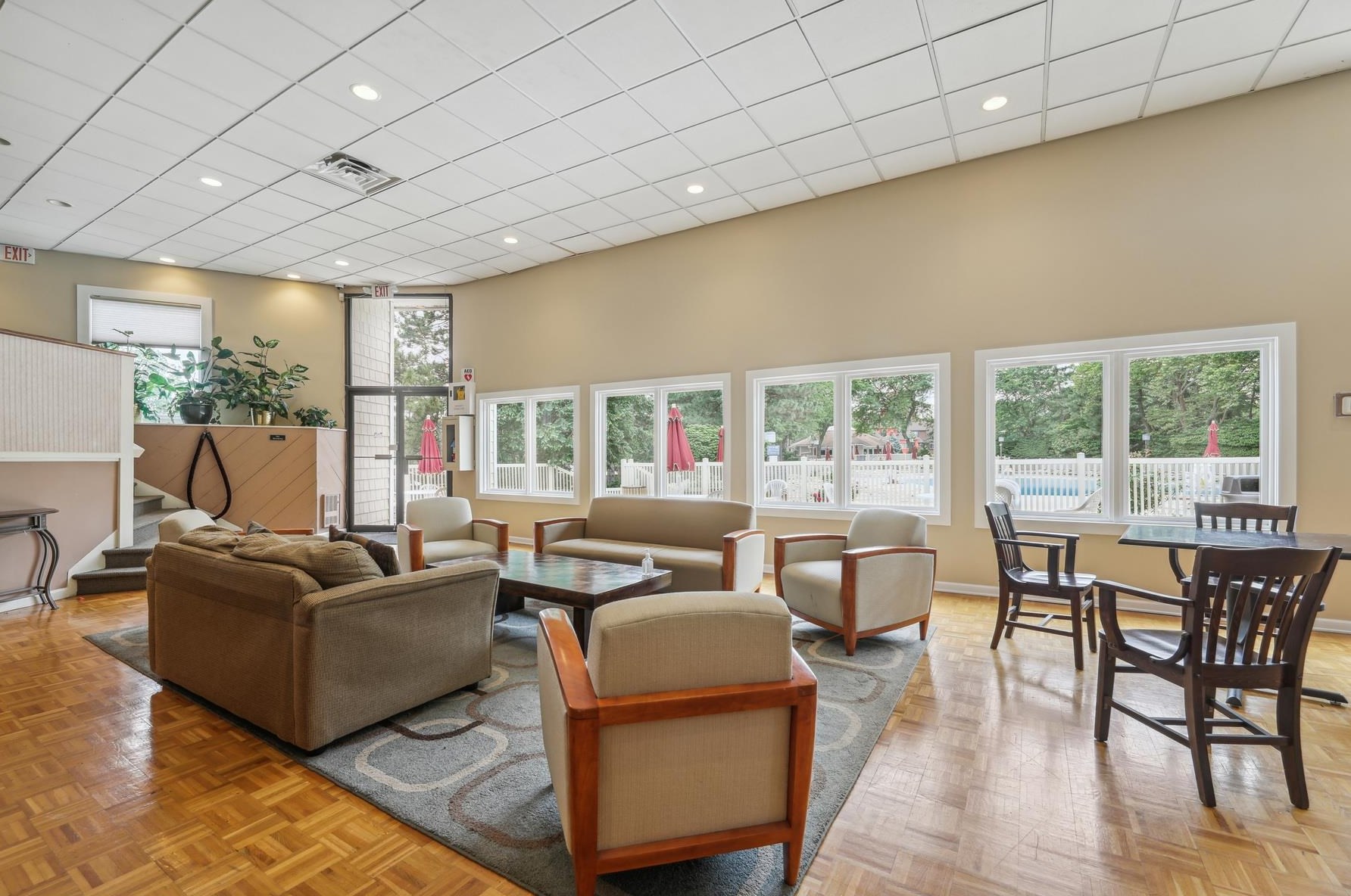 274 Sunset Ky, Secaucus NJ  07094-2213 exterior
