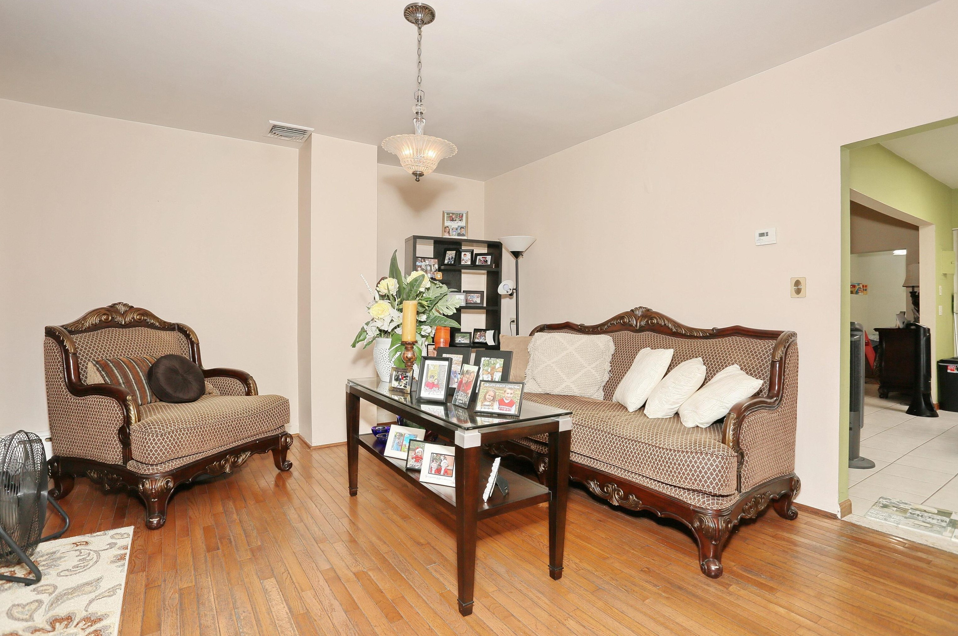 549 55th St, West New York NJ  07093-4627 exterior