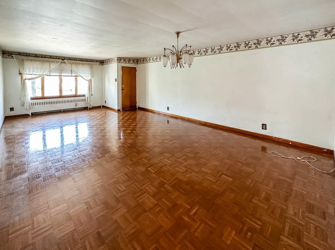 31 Leonard St, Jersey City NJ  07307-2525 exterior