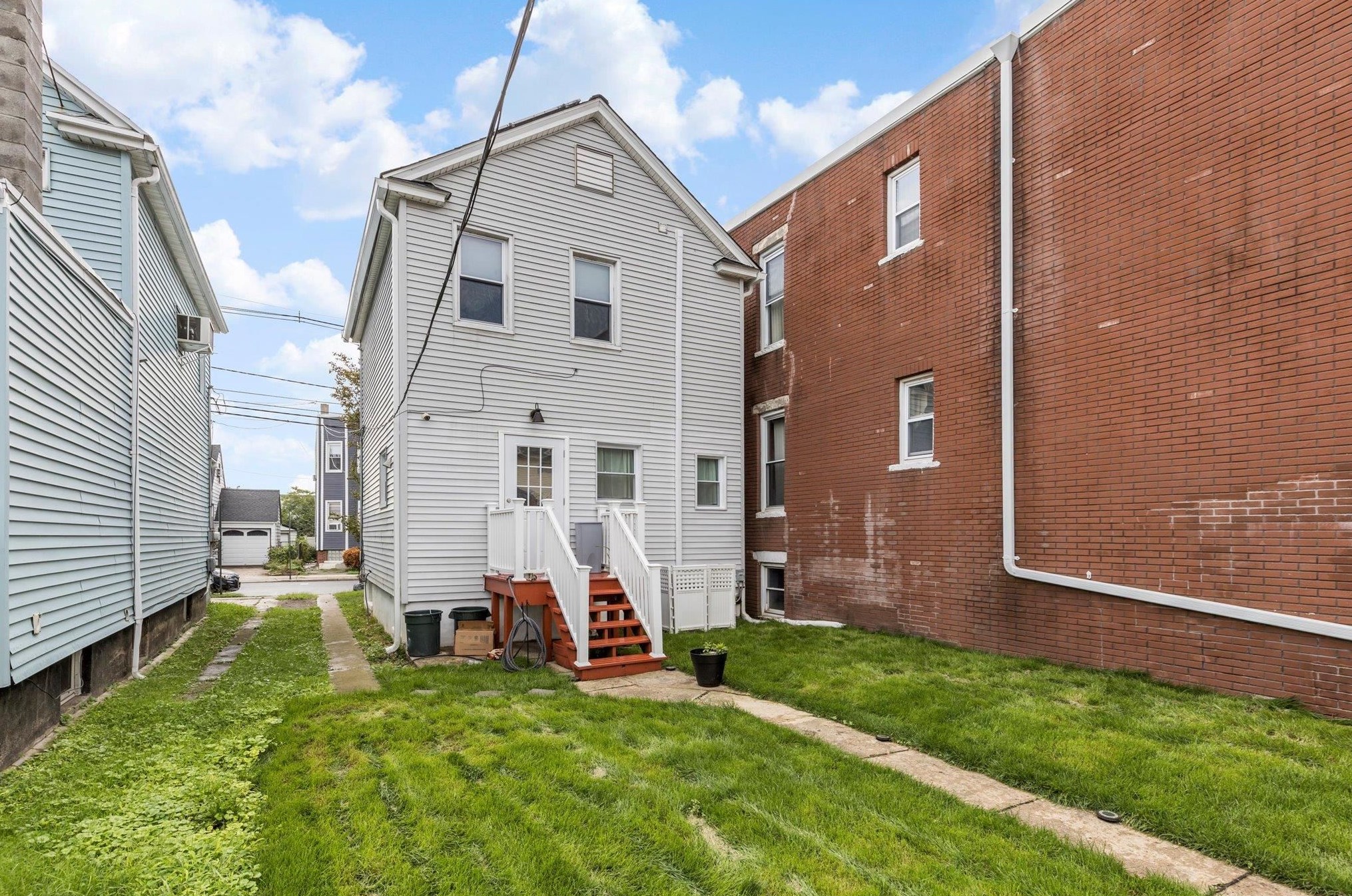 256 Maple St, Secaucus NJ 07094-3706 exterior