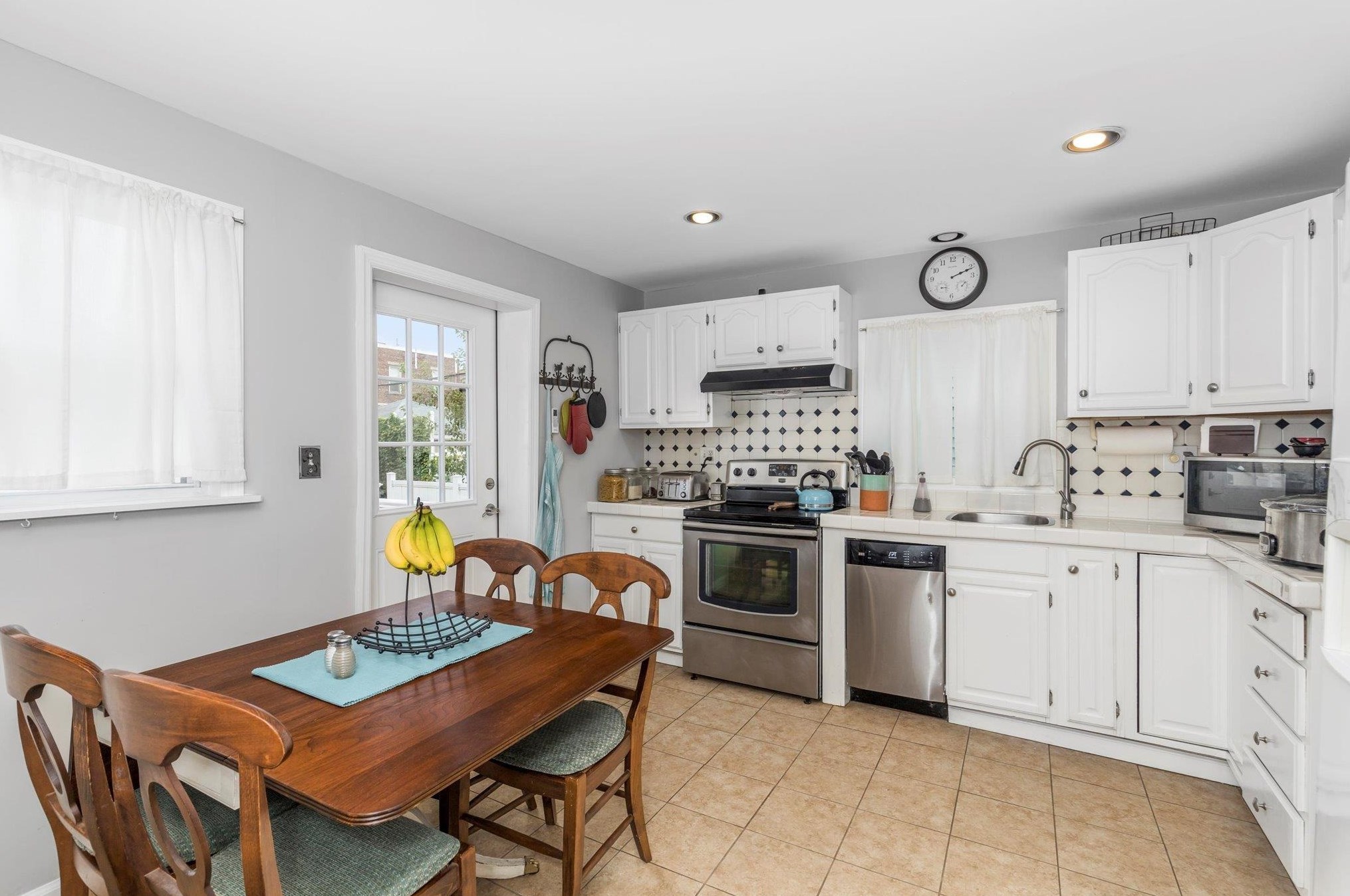 256 Maple St, Secaucus NJ 07094-3706 exterior