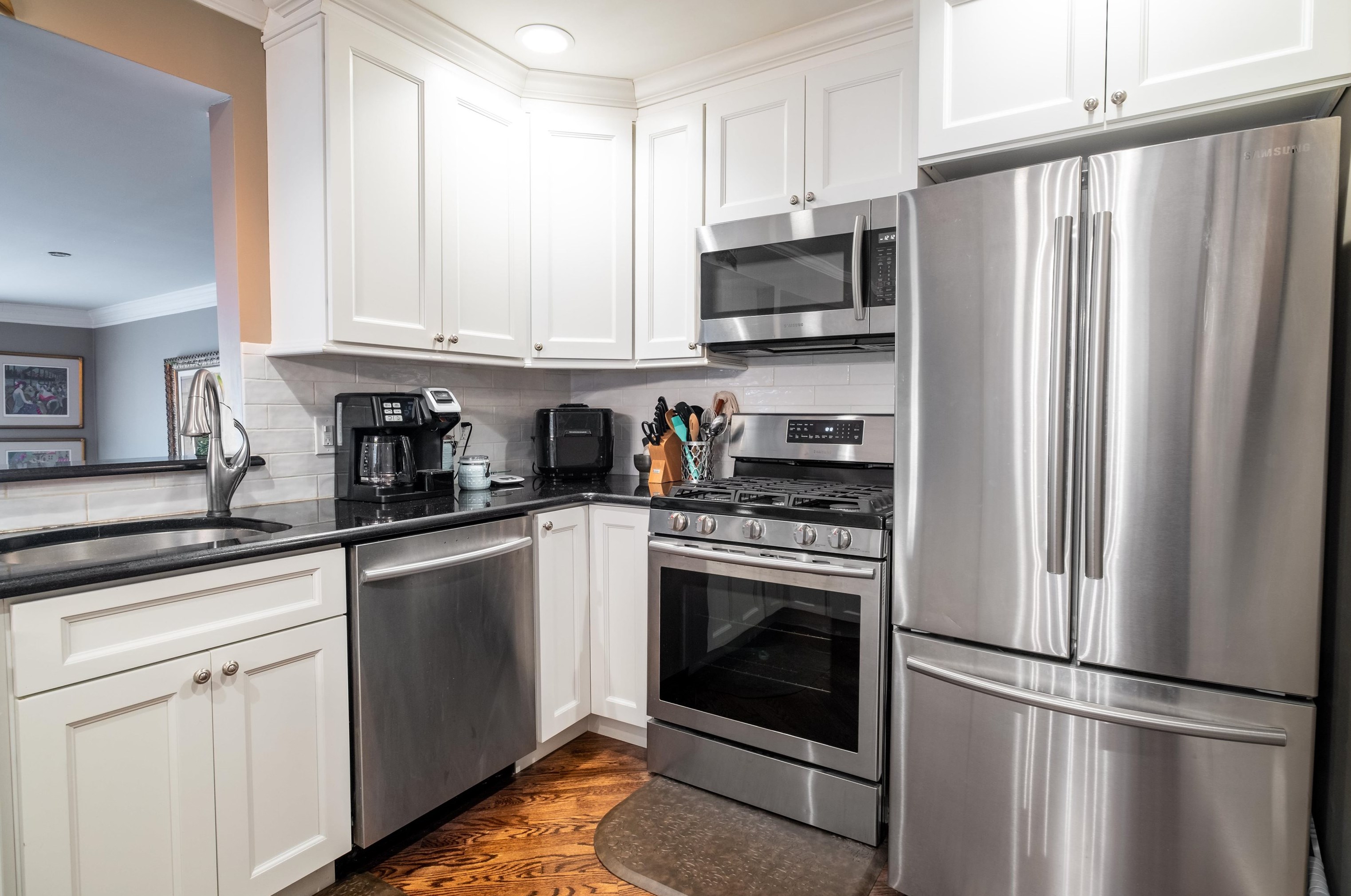 16 Marina Ky, Secaucus NJ  07094-2205 exterior