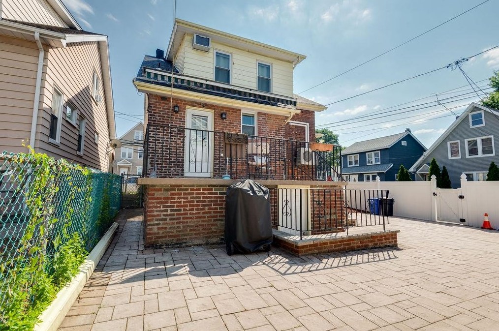 1310 St, North Bergen NJ  07047-4228 exterior