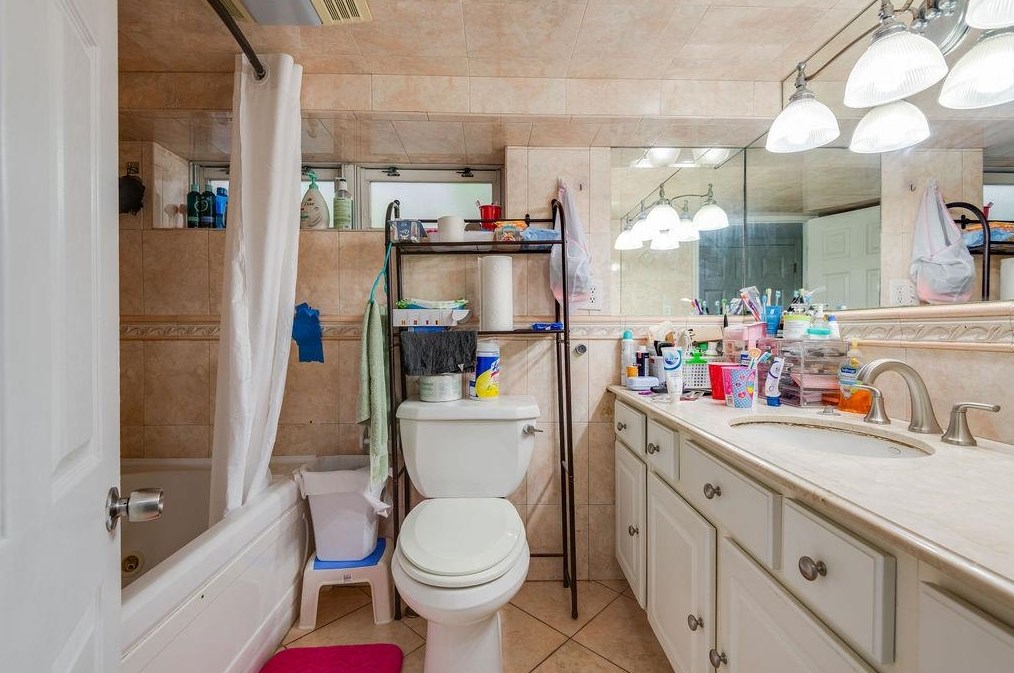 1310 St, North Bergen NJ  07047-4228 exterior