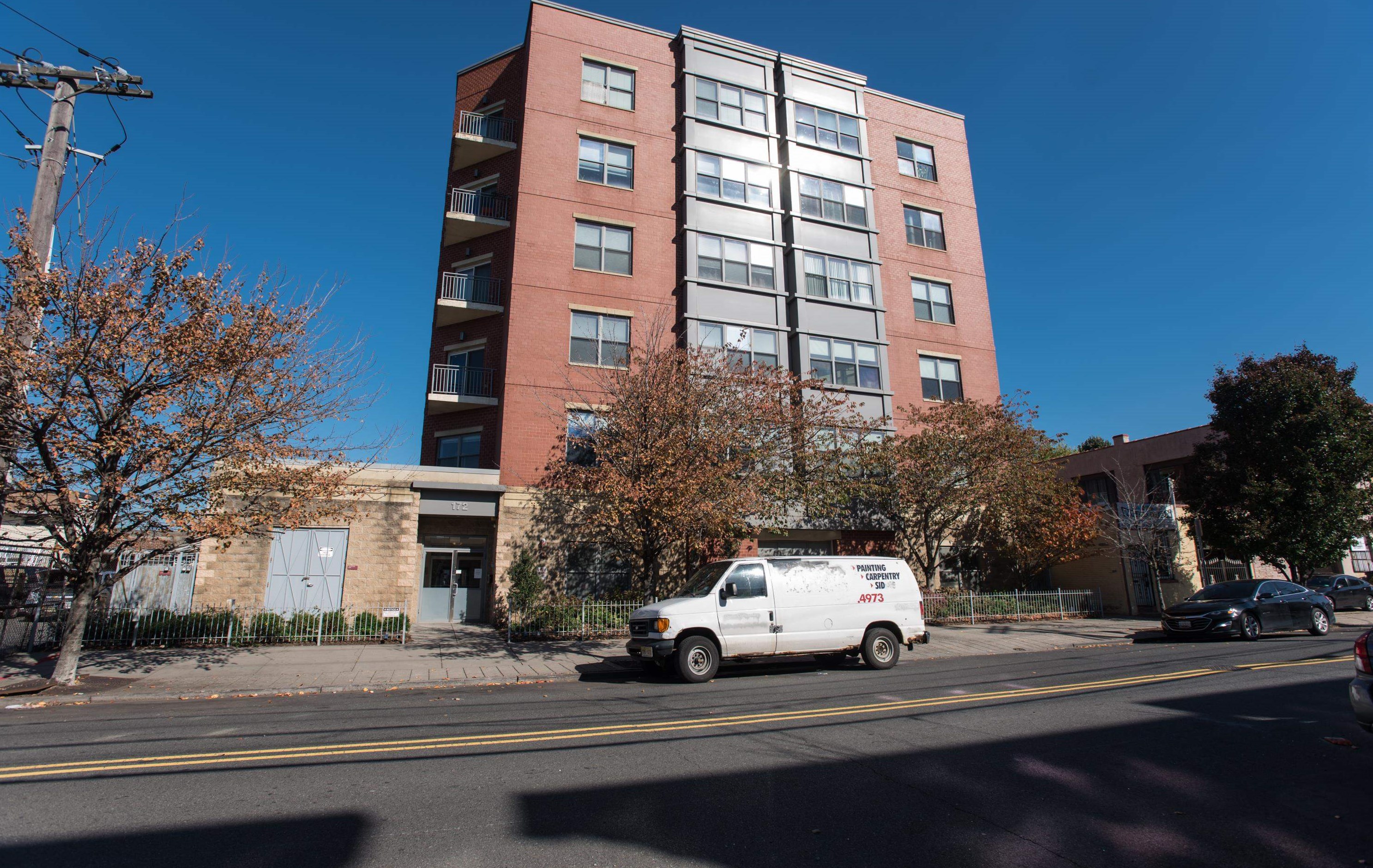 172 Culver Ave, Jersey City NJ 07305-1165 exterior