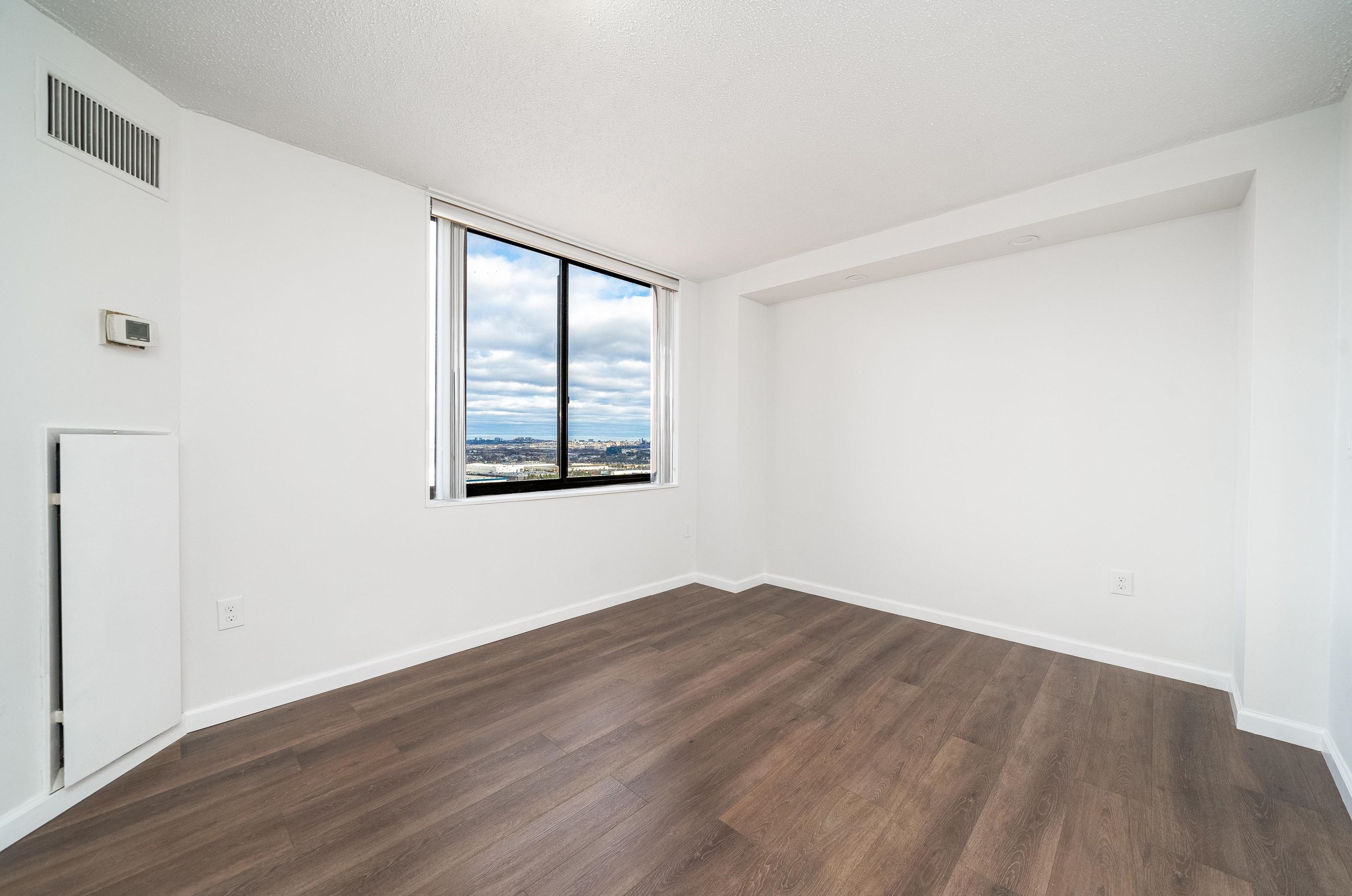 2101 Harmon Cove Tower, Secaucus NJ  07094-1723 exterior