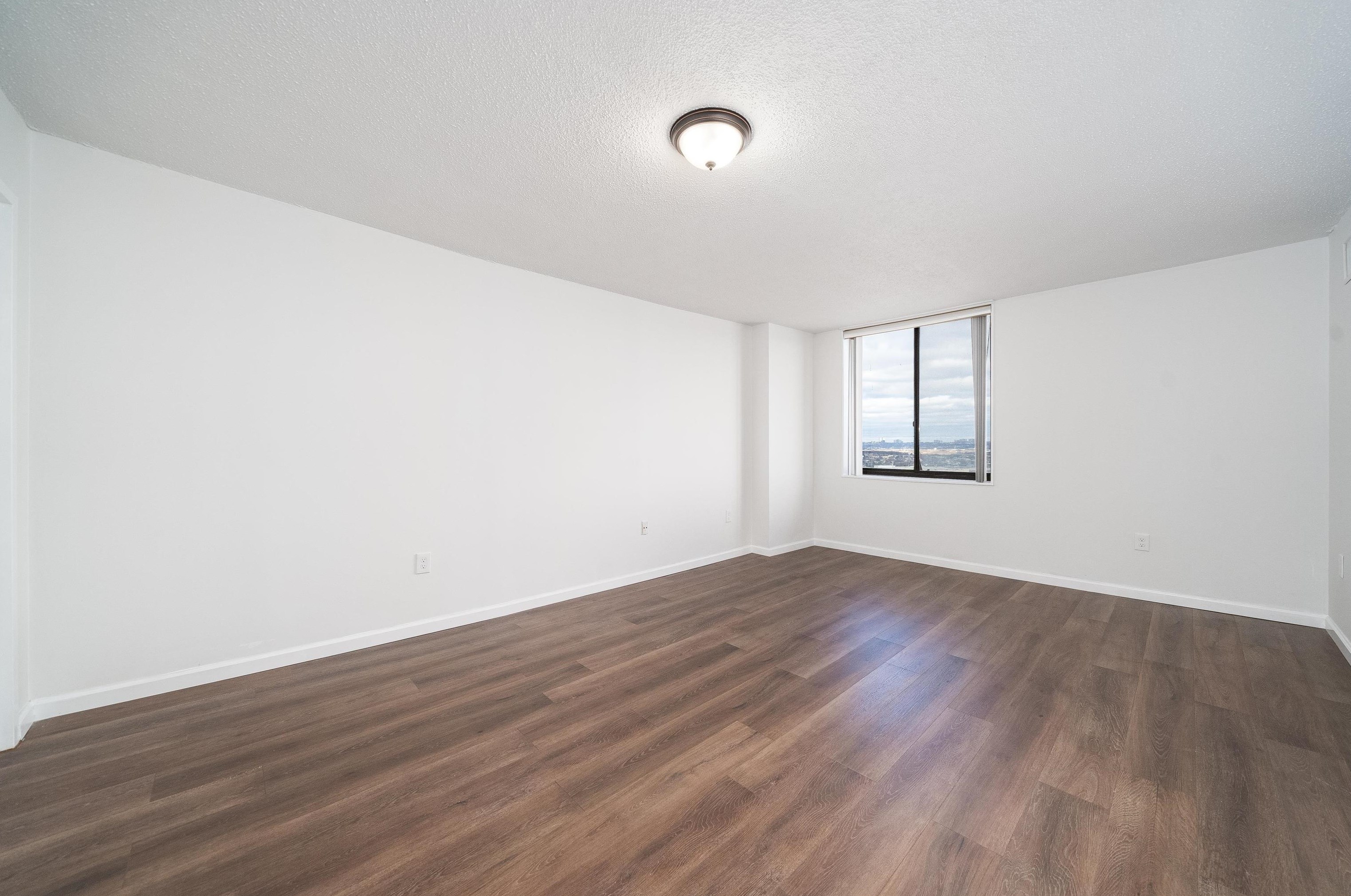 2101 Harmon Cove Tower, Secaucus NJ  07094-1723 exterior