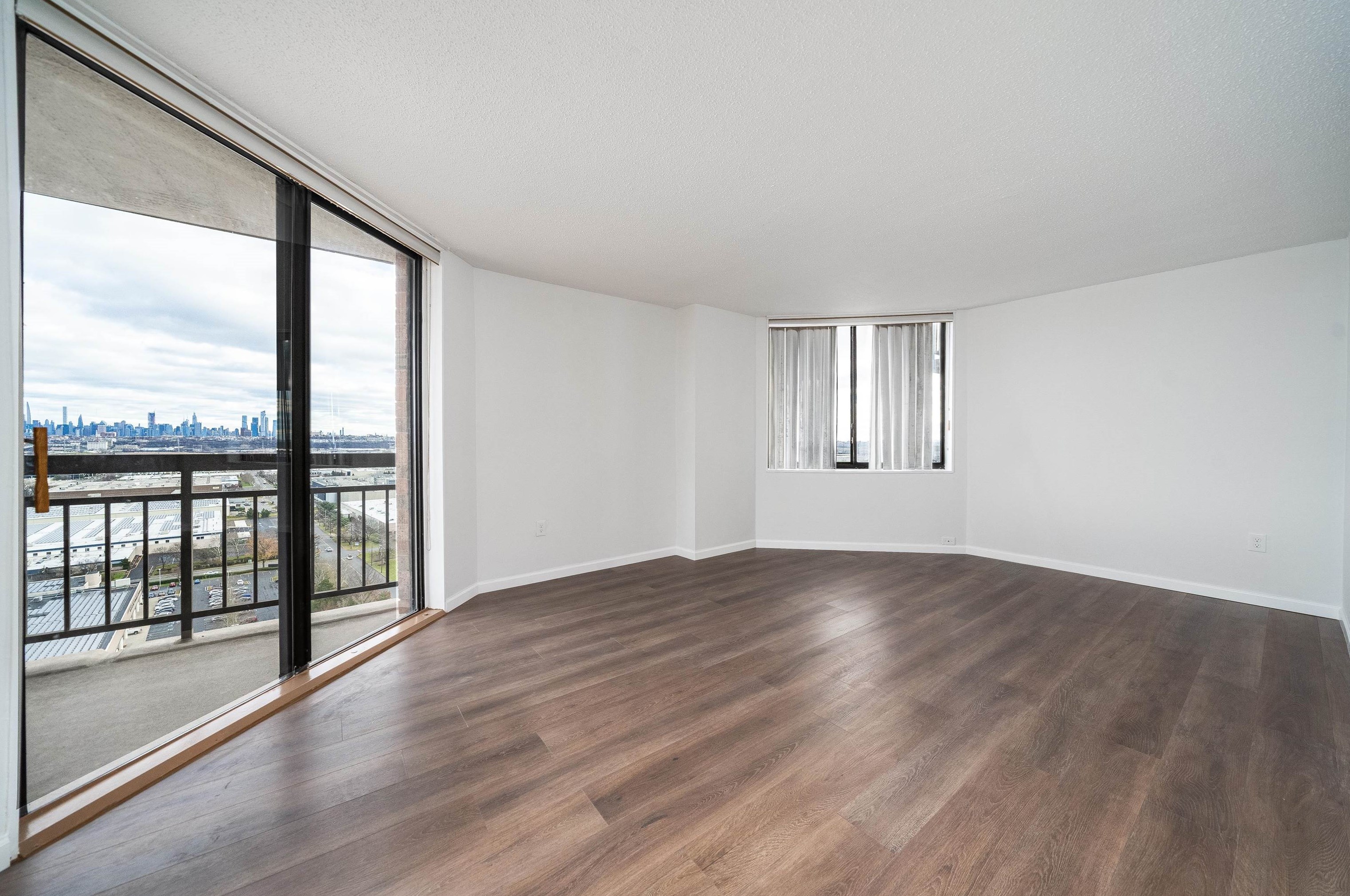 2101 Harmon Cove Tower, Secaucus NJ  07094-1723 exterior