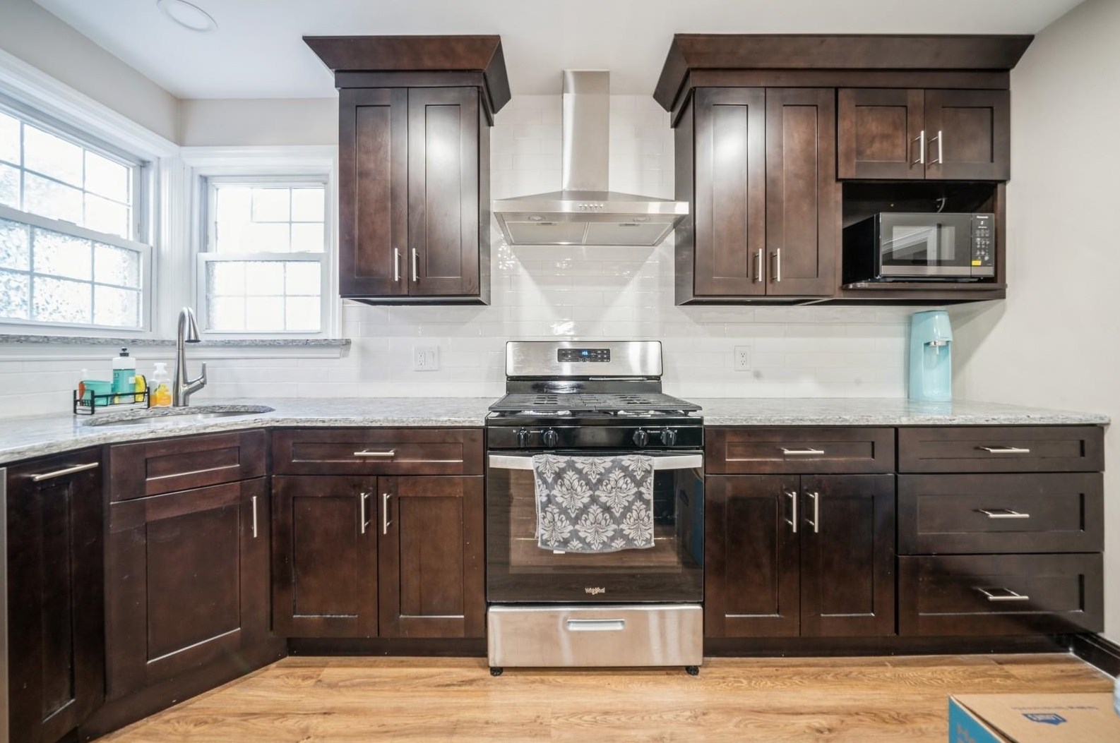 41 32nd St, Bayonne NJ  07002-4708 exterior