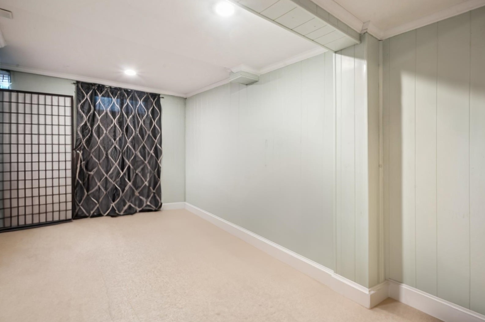 41 32nd St, Bayonne NJ  07002-4708 exterior