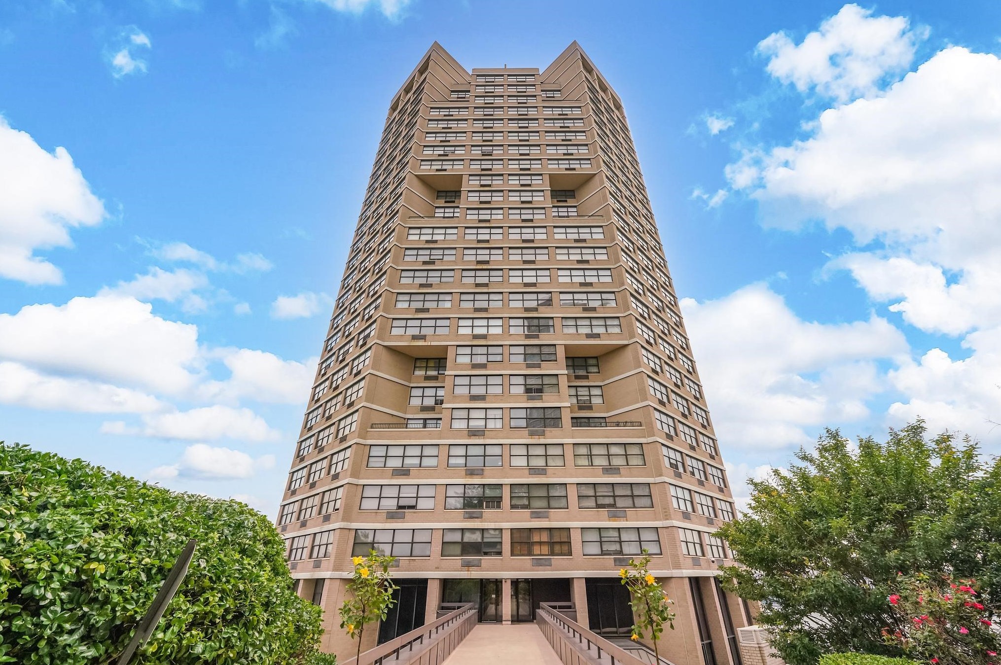 7004 Boulevard, West New York NJ  exterior