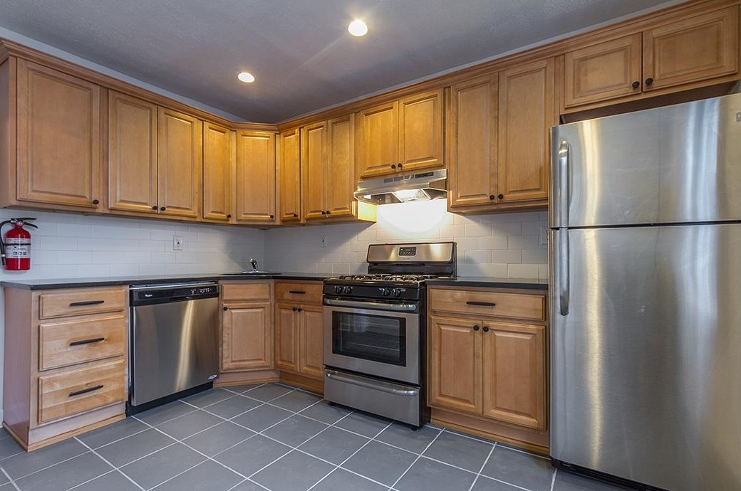65 Lexington Ave, Jersey City NJ  07304-1609 exterior