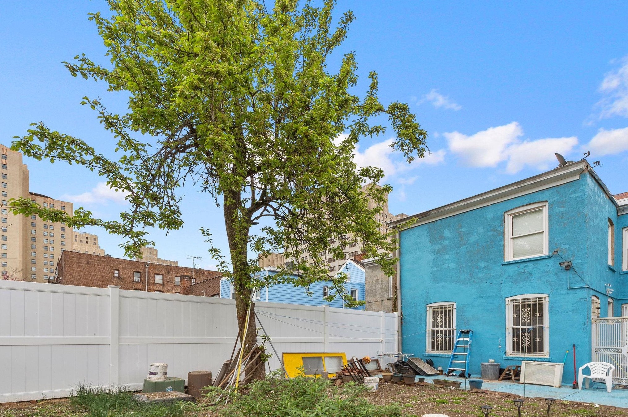 87 Clifton Pl, Jersey City NJ 07304-3103 exterior