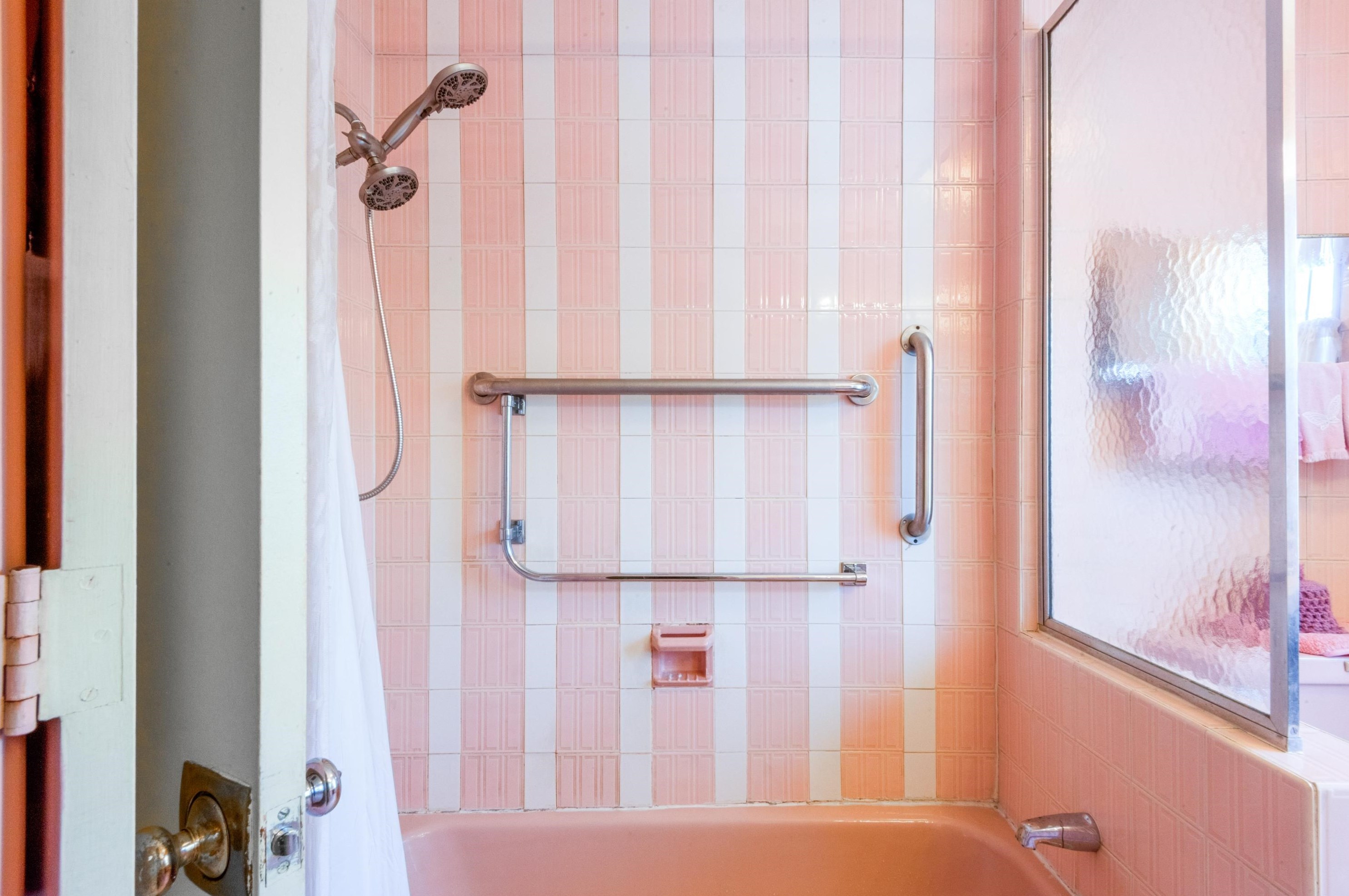 83 38th St, Bayonne NJ  07002-4813 exterior