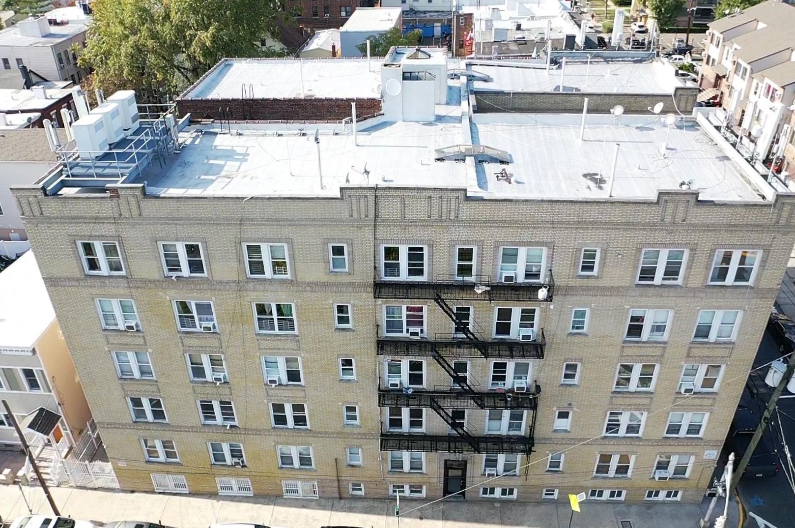 201 45th St, Union City NJ  07087-6354 exterior