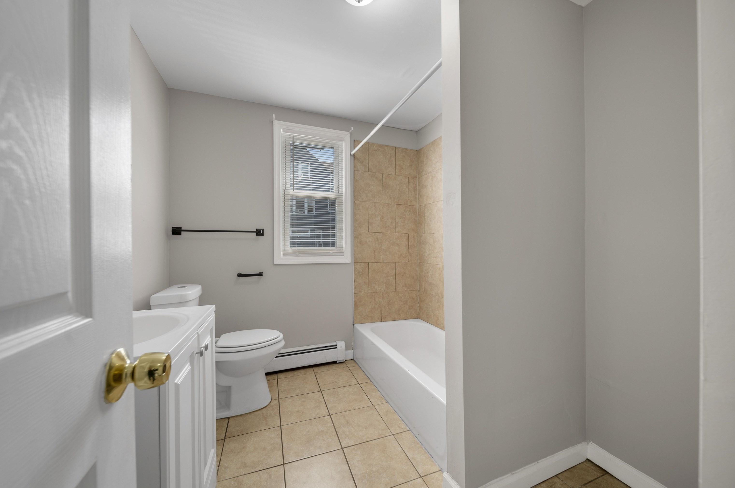 111 Graham Ave, Paterson NJ 07508-2961 exterior