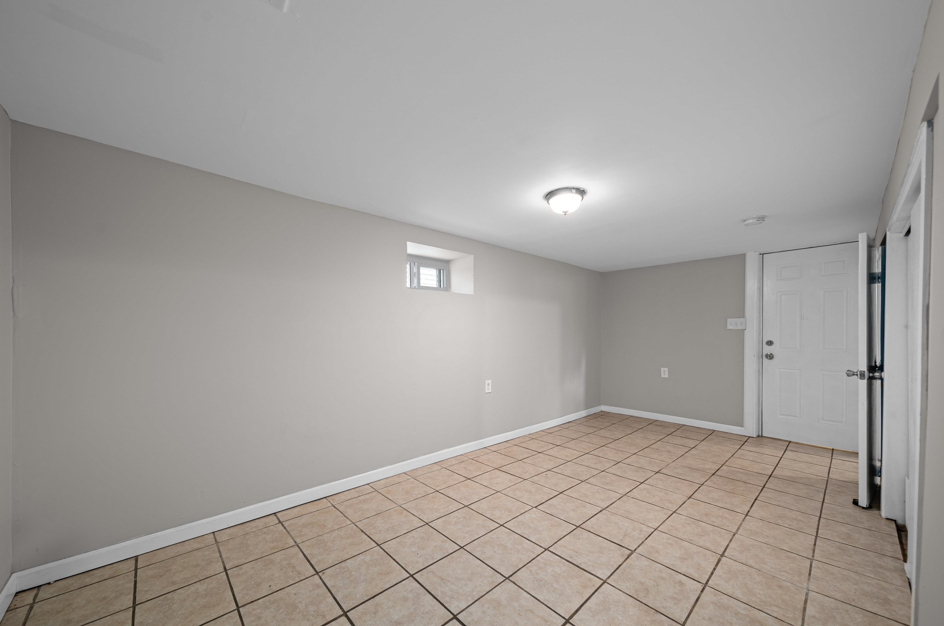 111 Graham Ave, Paterson NJ 07508-2961 exterior