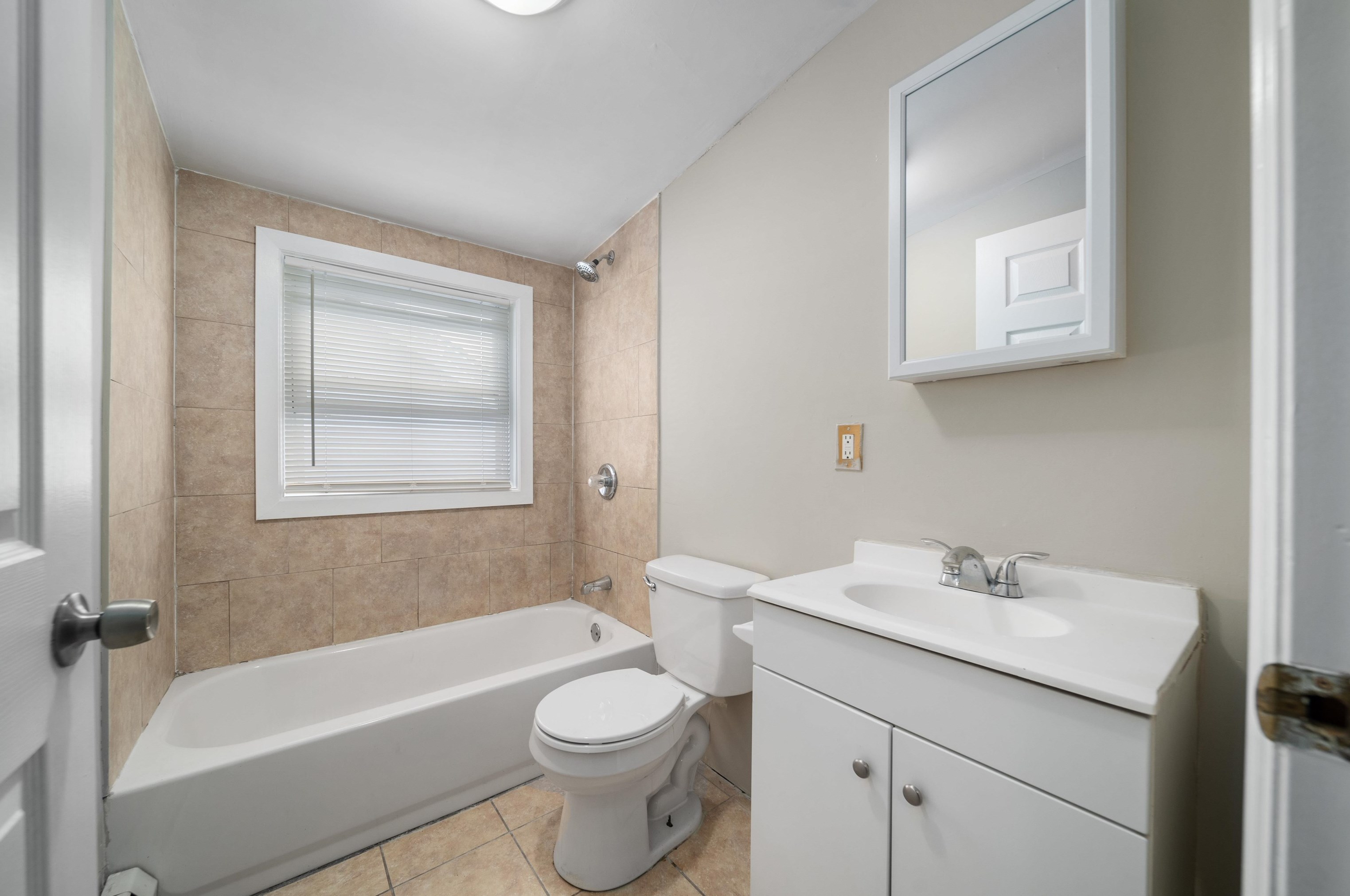 111 Graham Ave, Paterson NJ 07508-2961 exterior