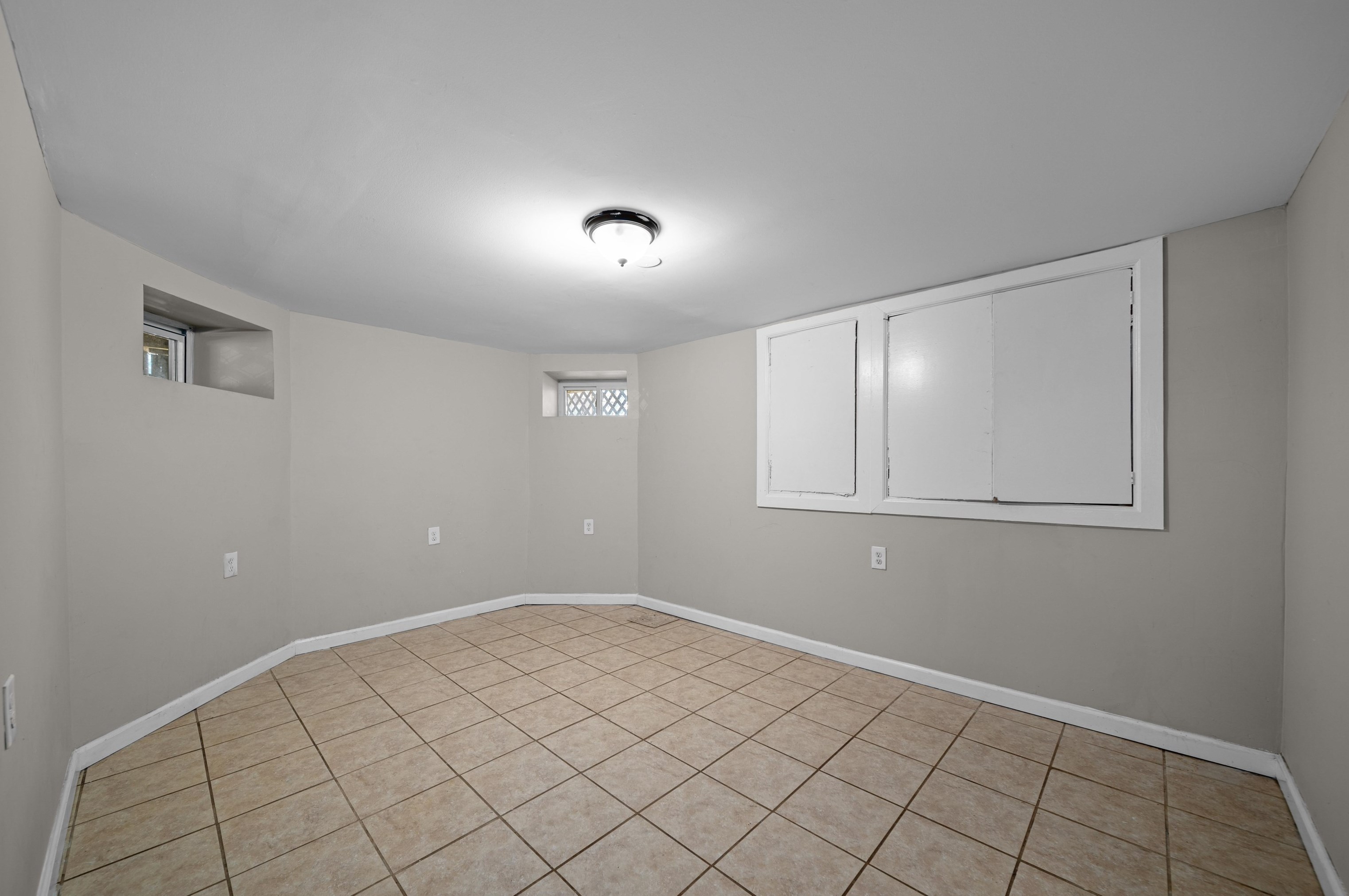 111 Graham Ave, Paterson NJ 07508-2961 exterior