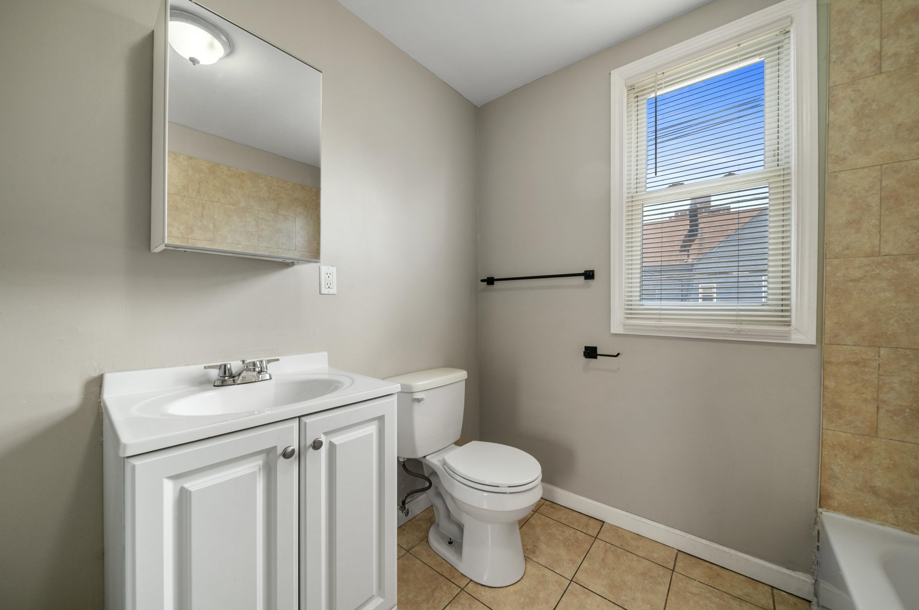 111 Graham Ave, Paterson NJ 07508-2961 exterior